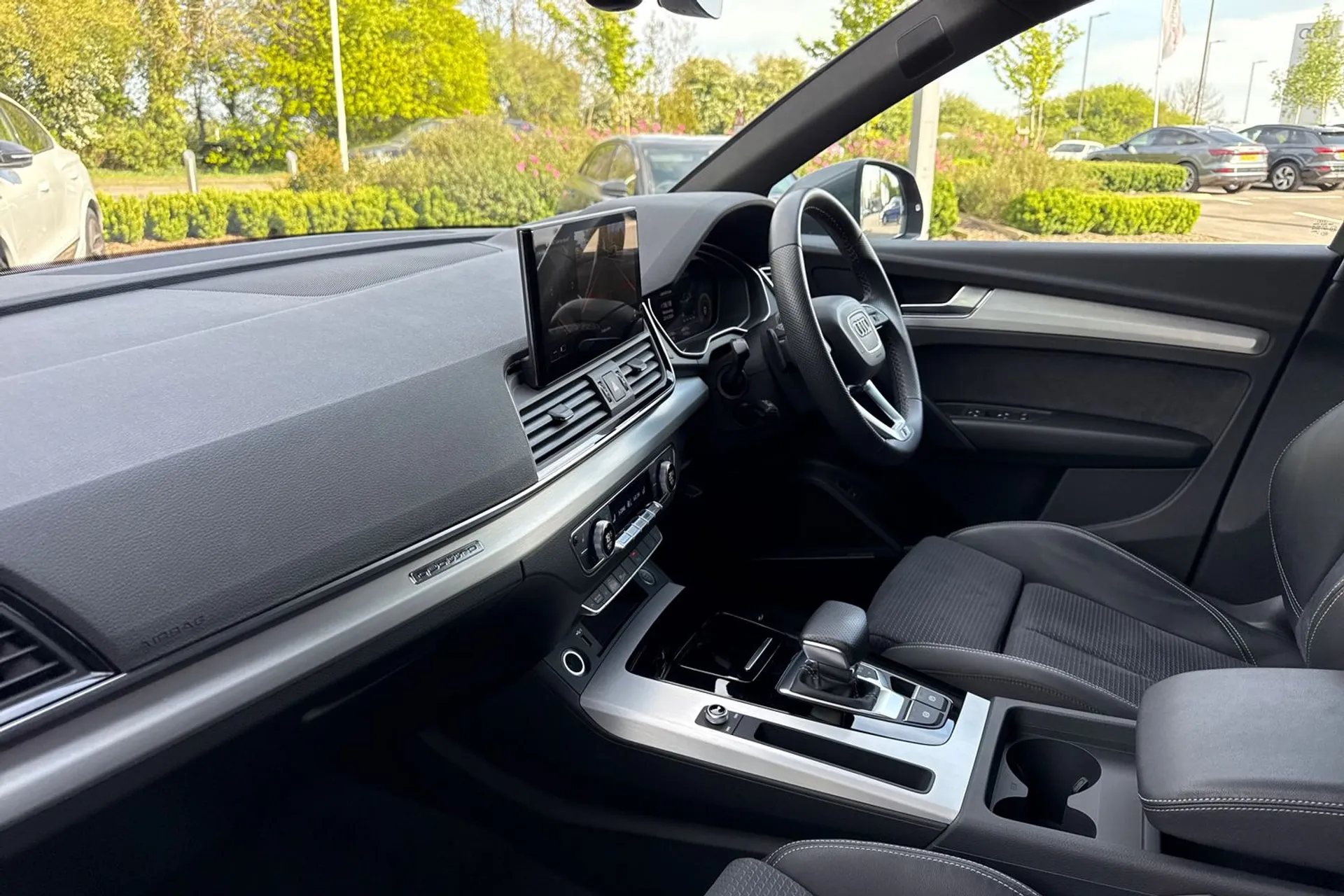 Audi Q5 thumbnail image number 24