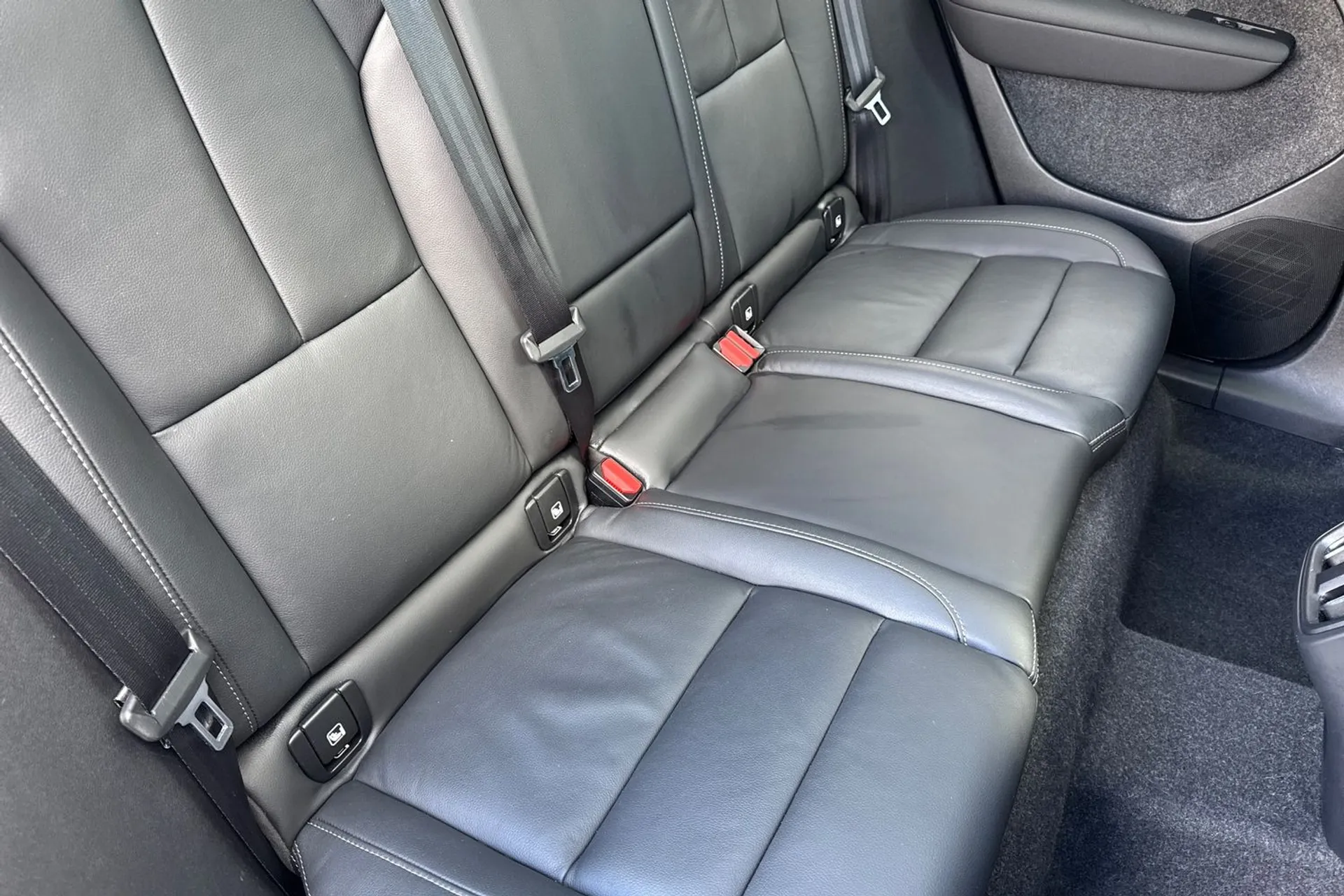 Volvo XC40 thumbnail image number 25