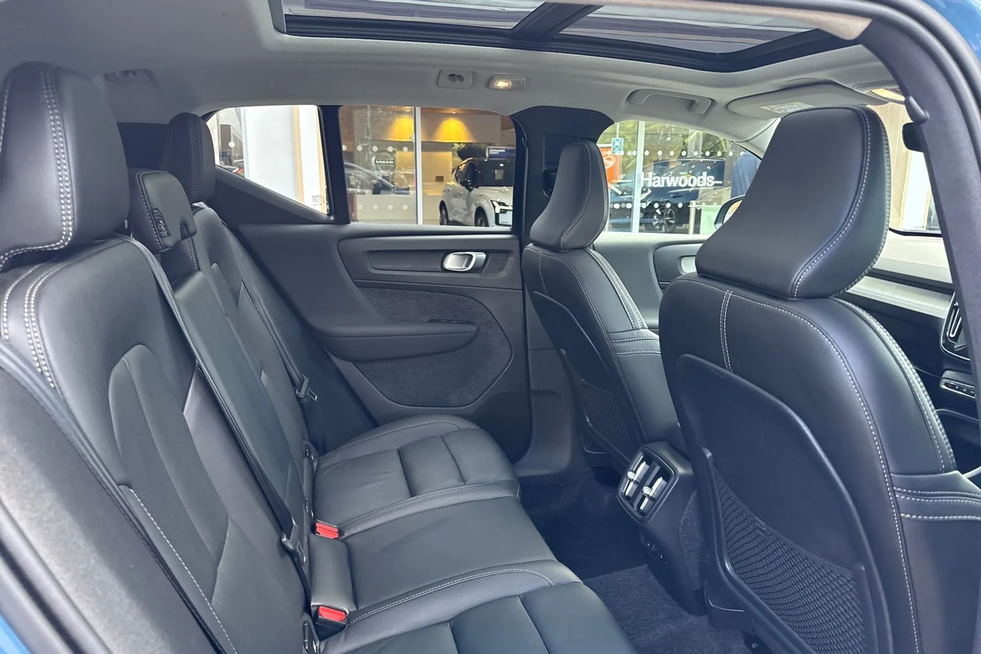 Volvo XC40 thumbnail image number 23