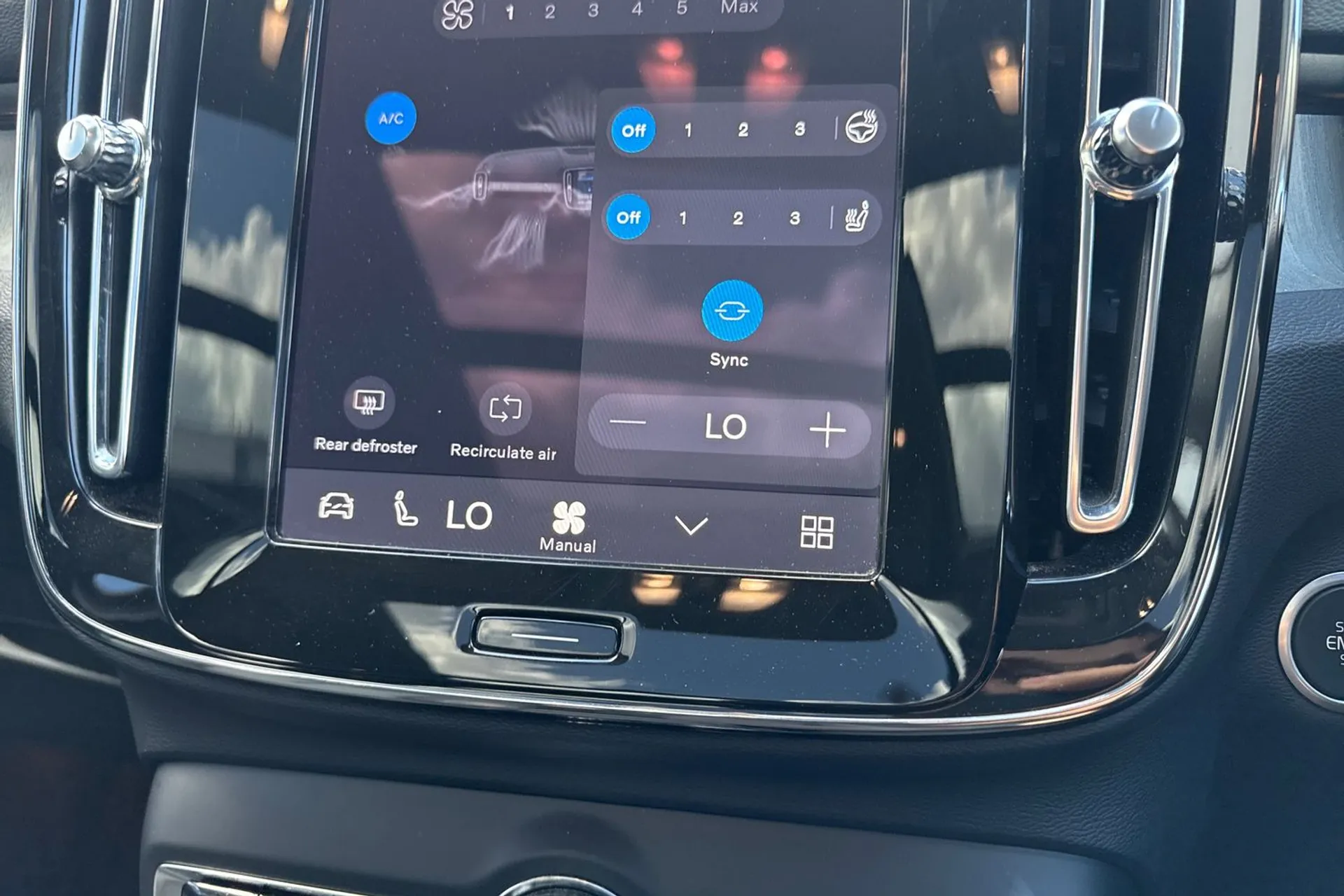 Volvo XC40 thumbnail image number 40