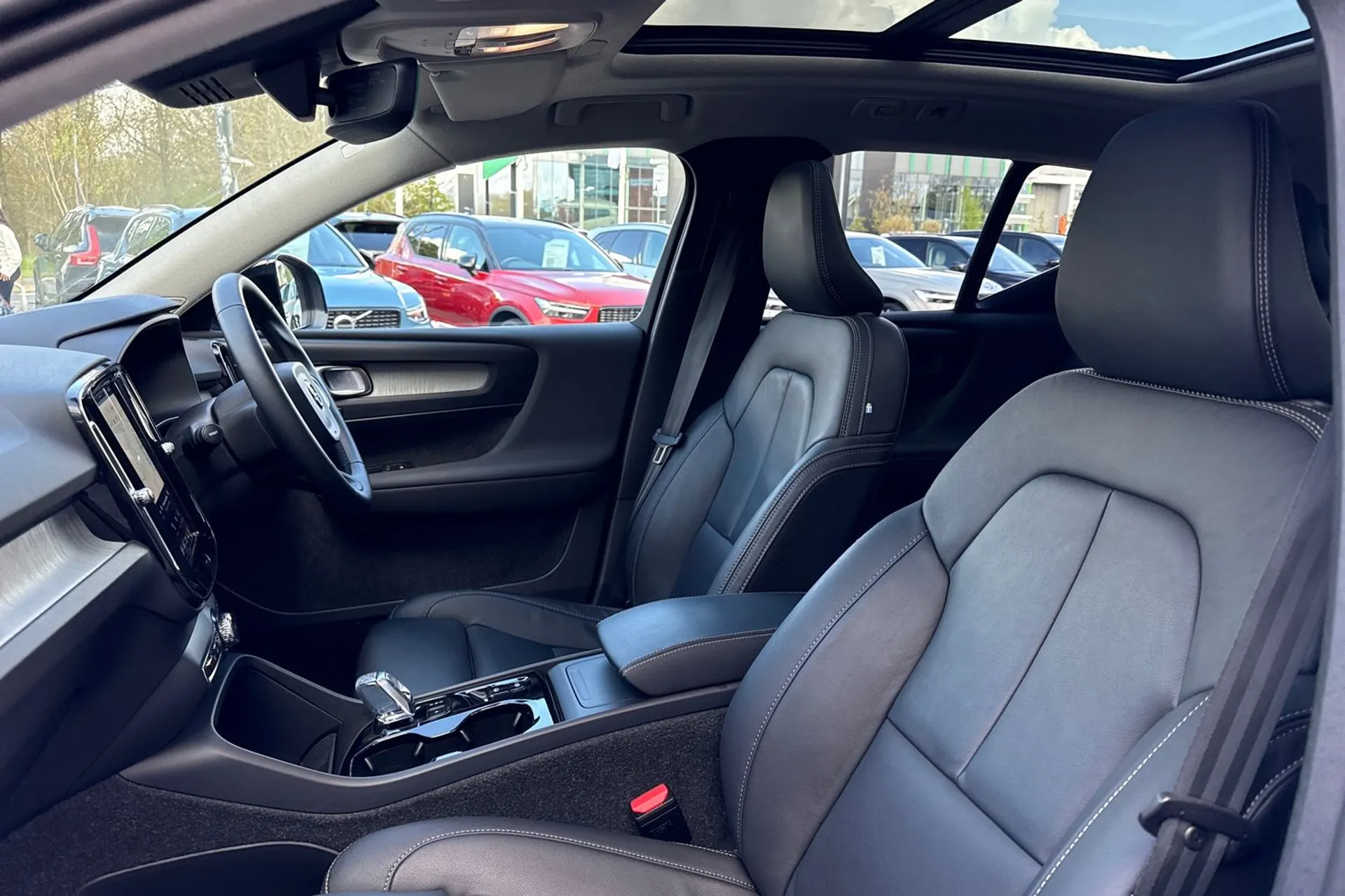 Volvo XC40 thumbnail image number 28