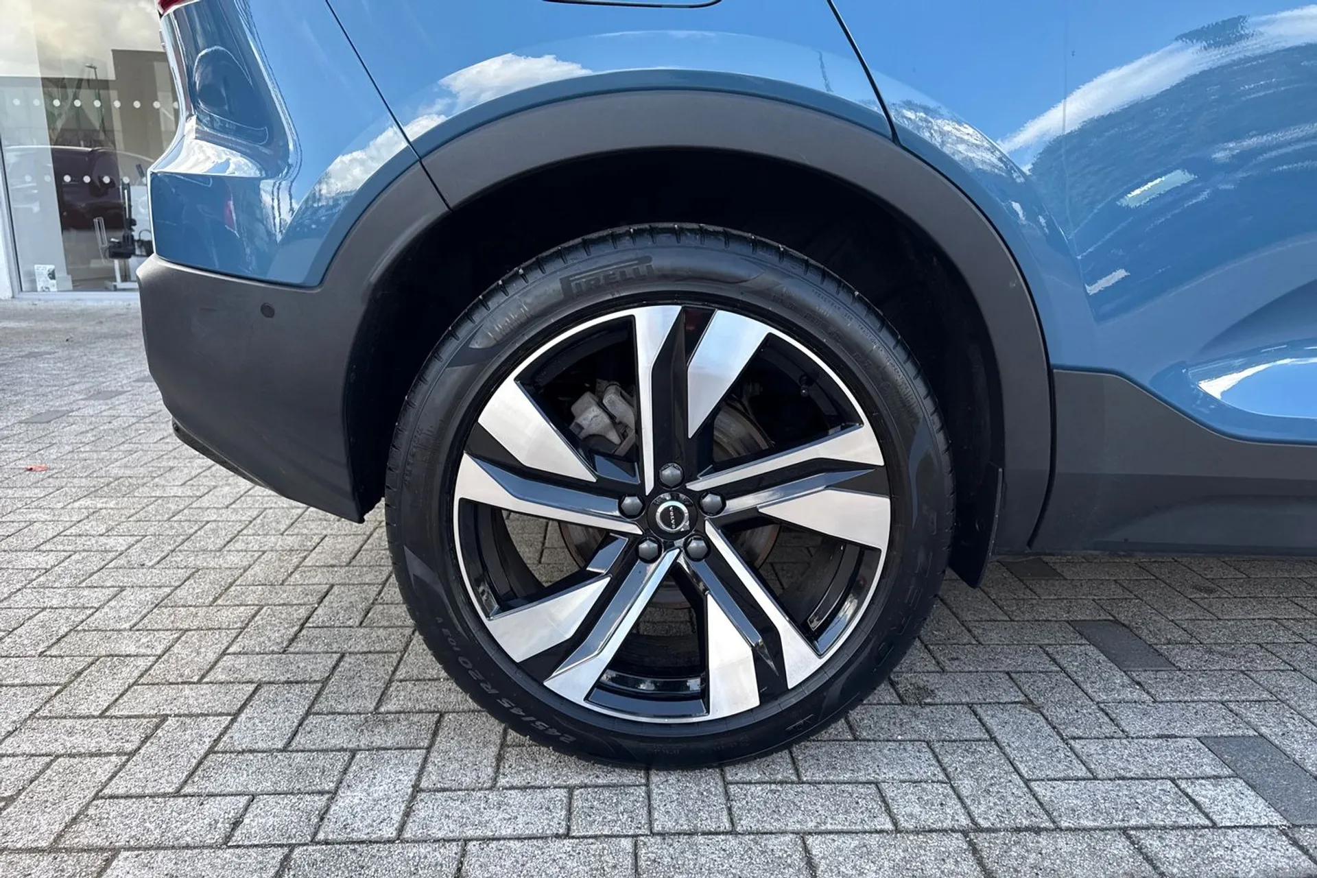 Volvo XC40 thumbnail image number 14