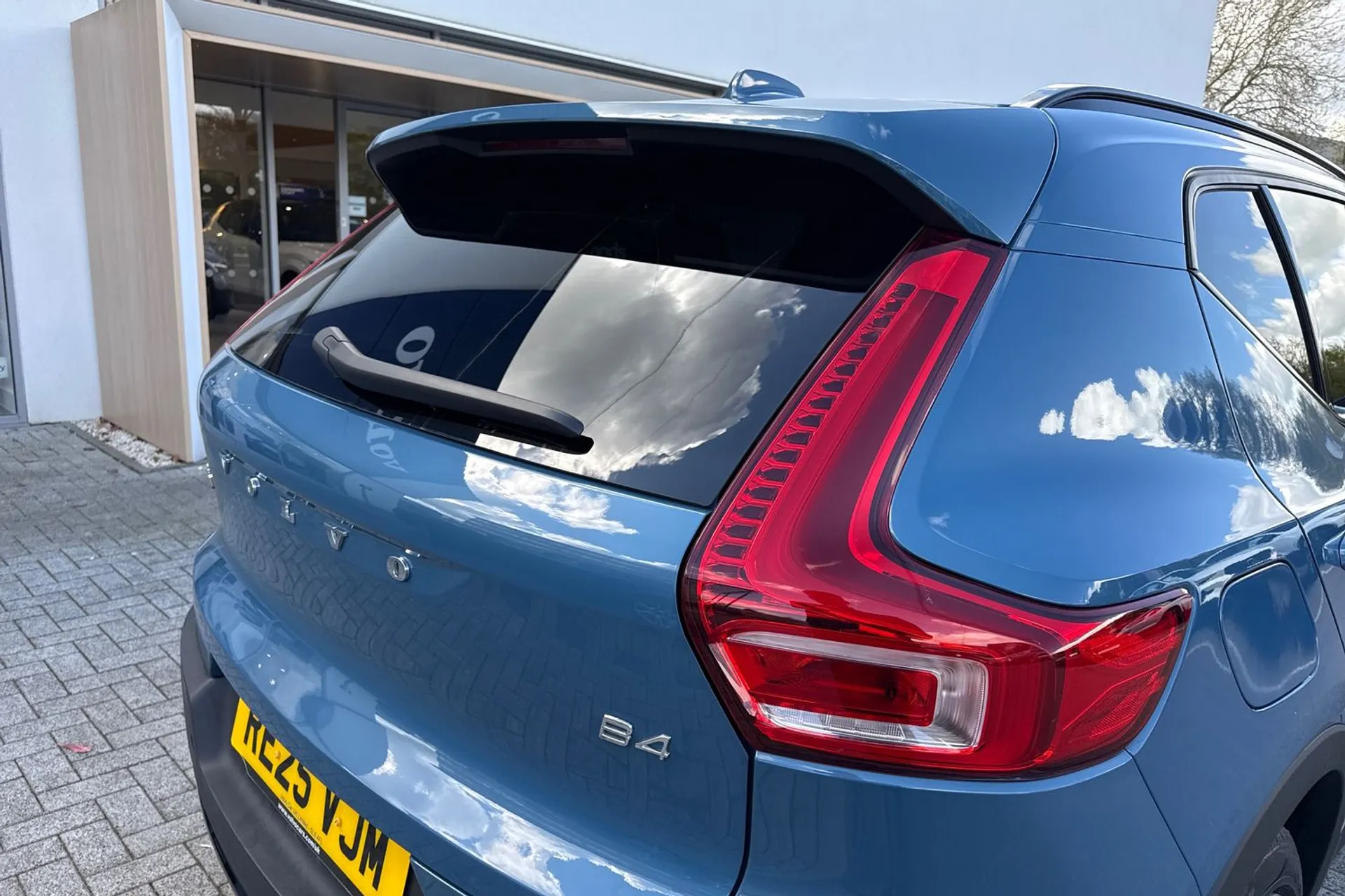 Volvo XC40 thumbnail image number 16