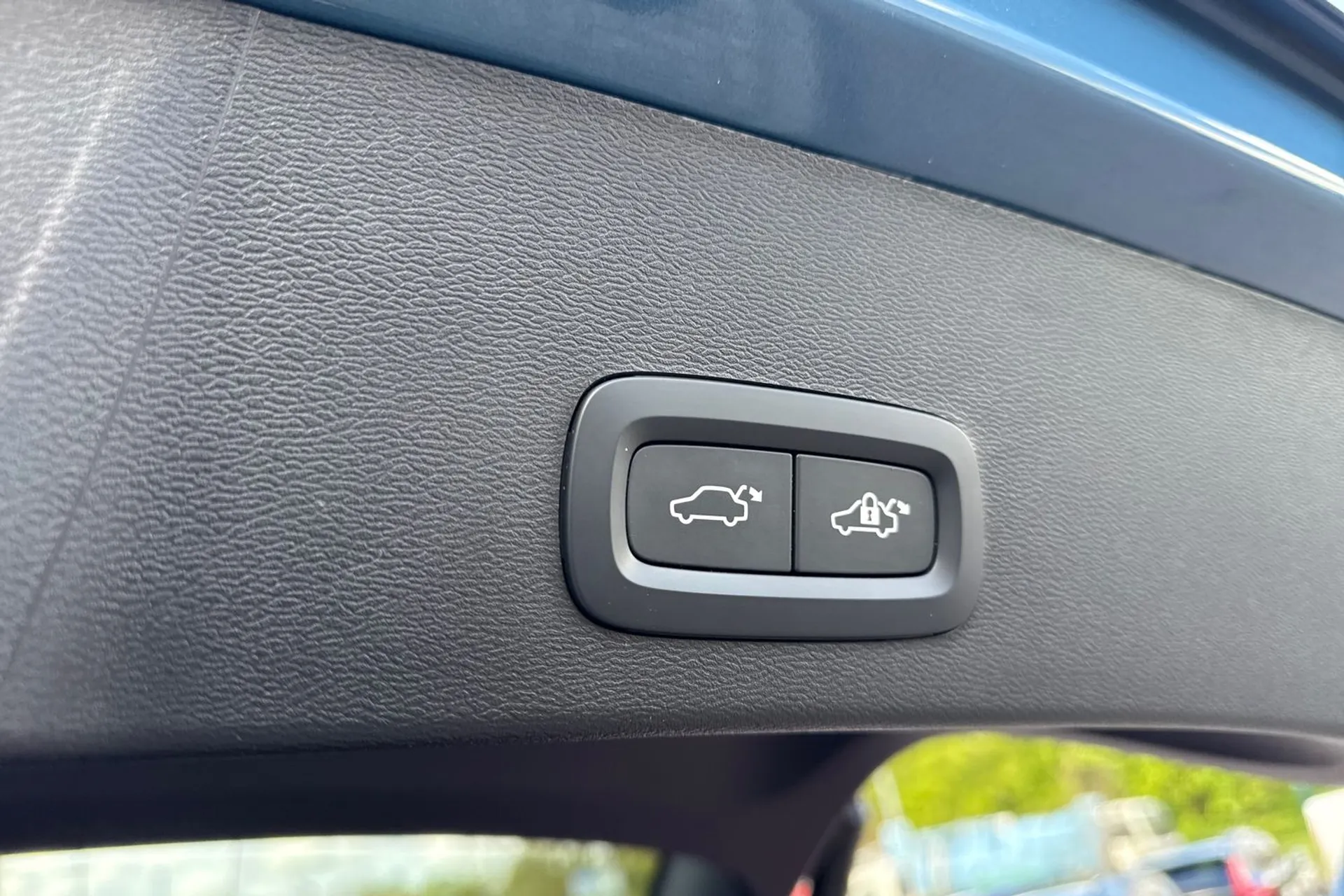 Volvo XC40 thumbnail image number 21