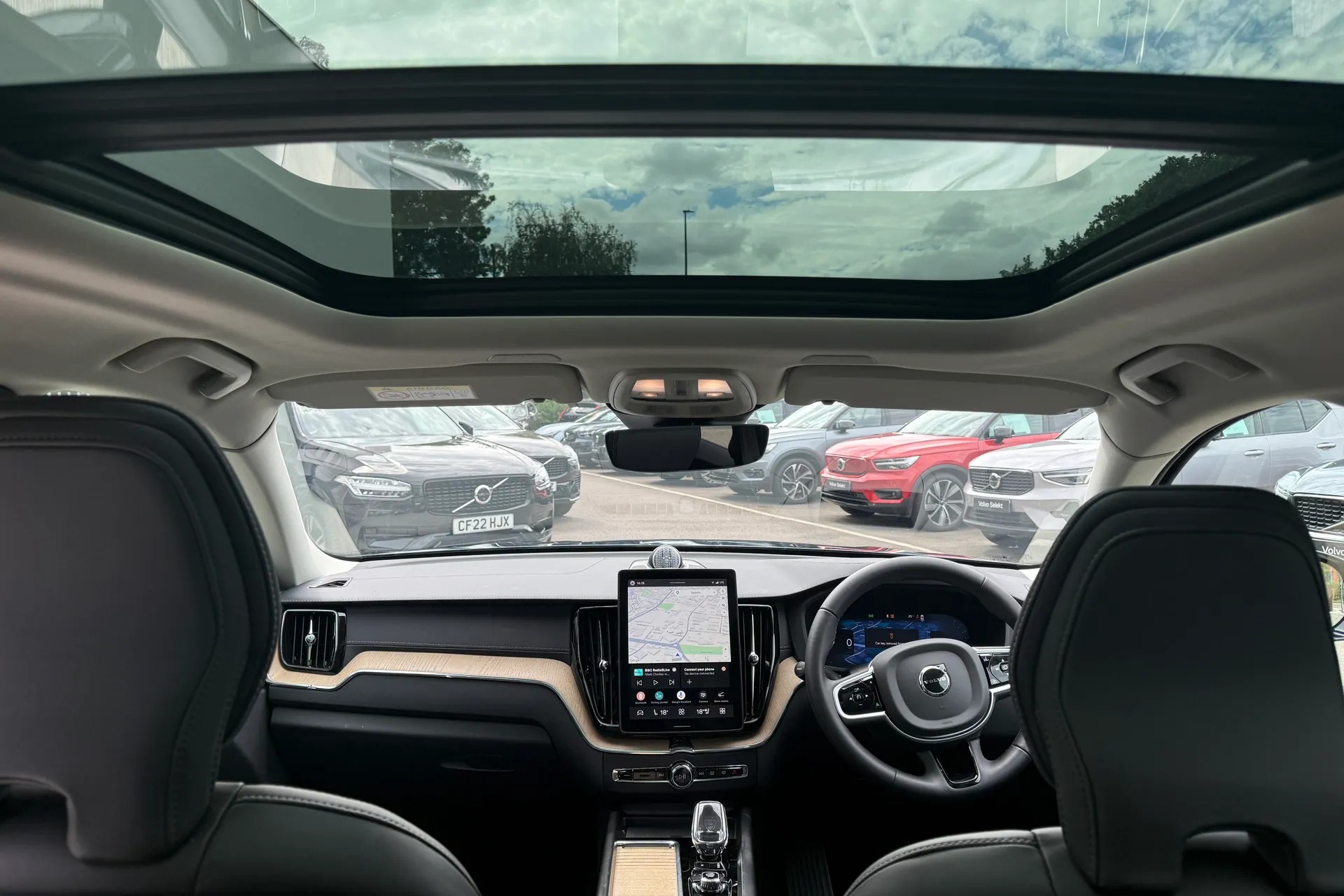 Volvo XC60 thumbnail image number 3