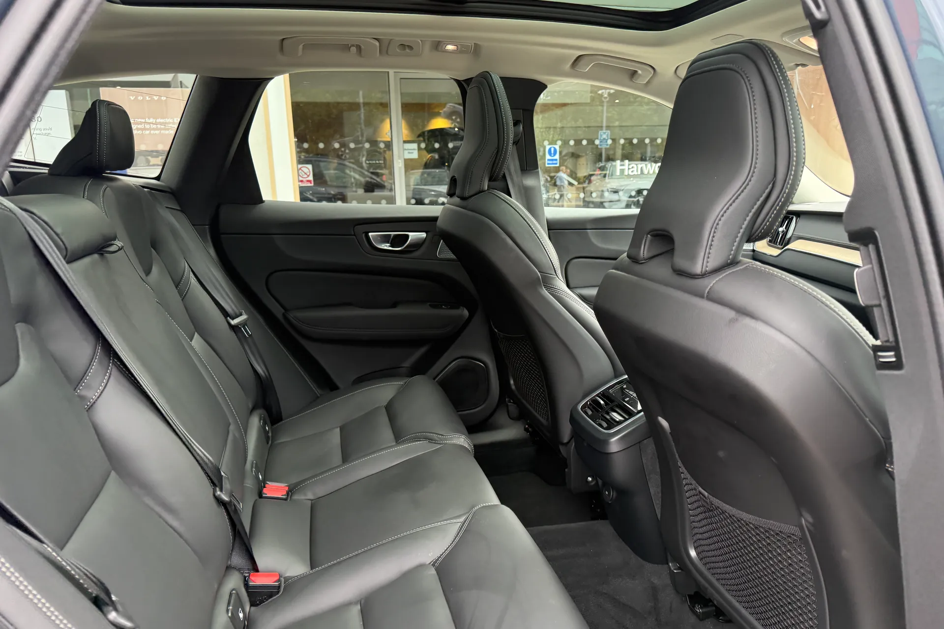 Volvo XC60 thumbnail image number 24