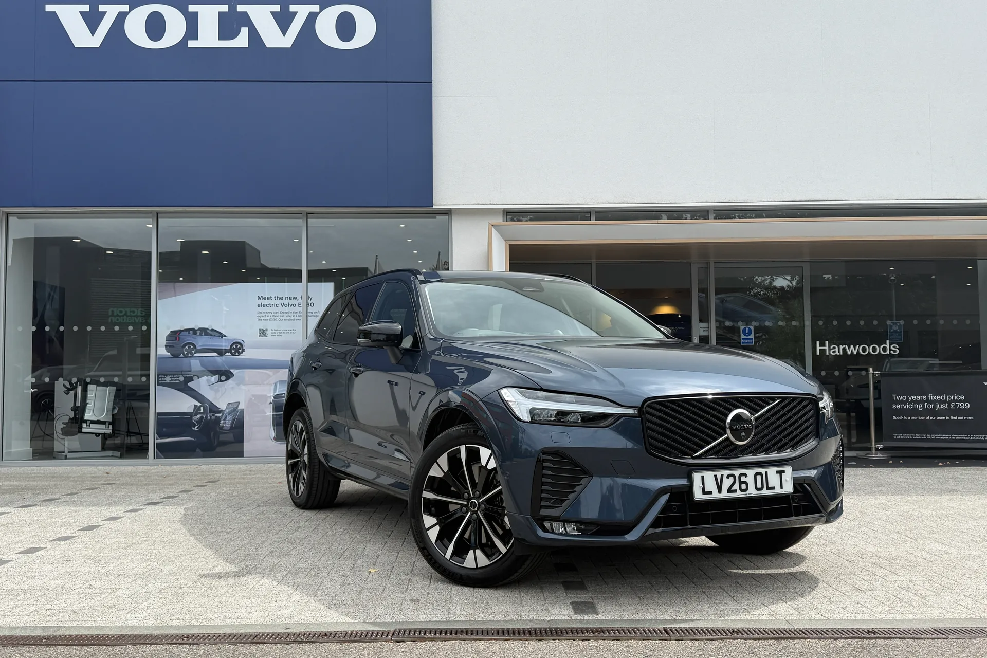 Volvo XC60 focused image