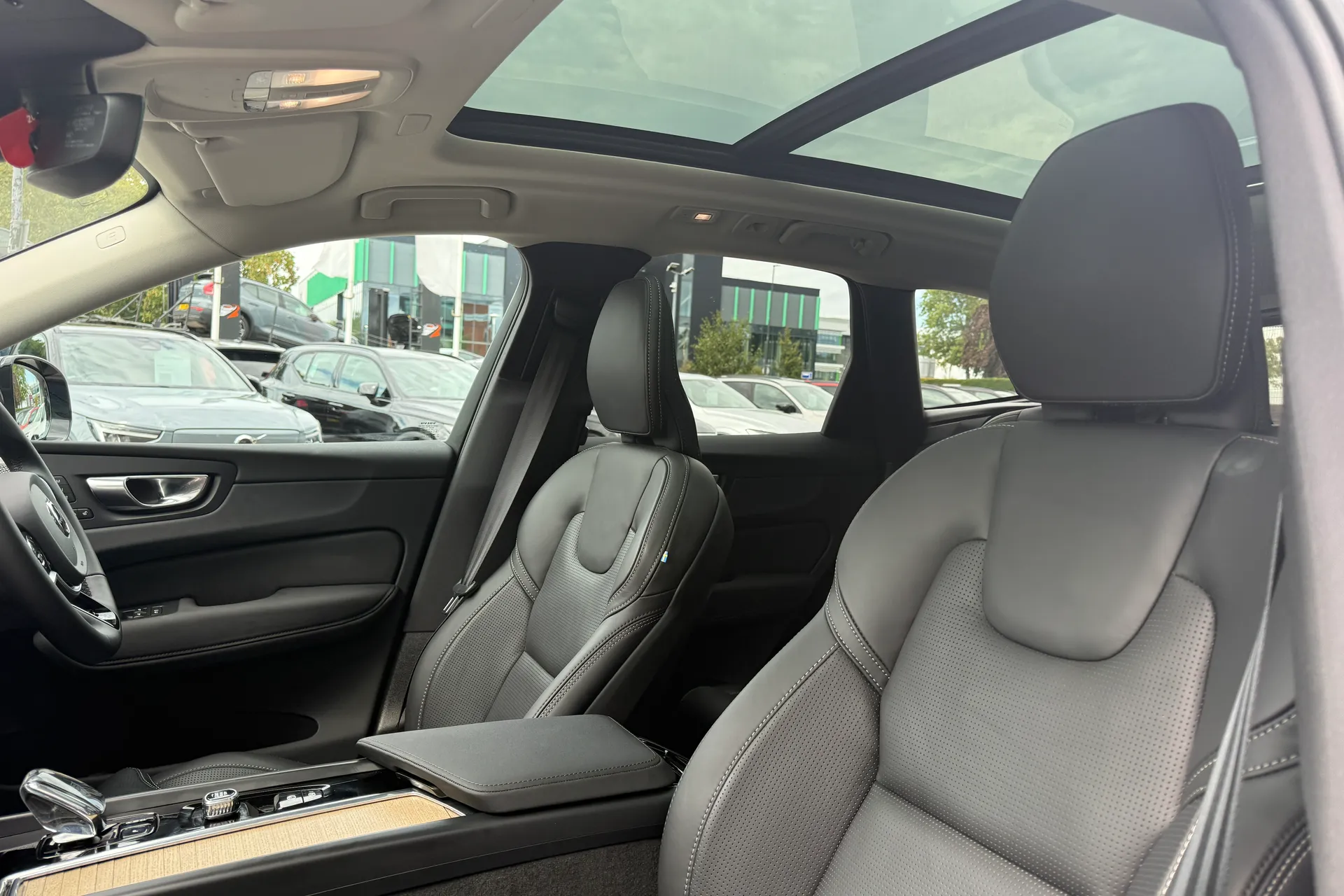 Volvo XC60 thumbnail image number 29