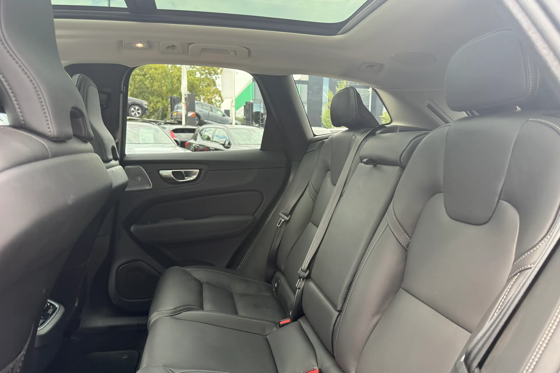 Volvo XC60 thumbnail image number 31