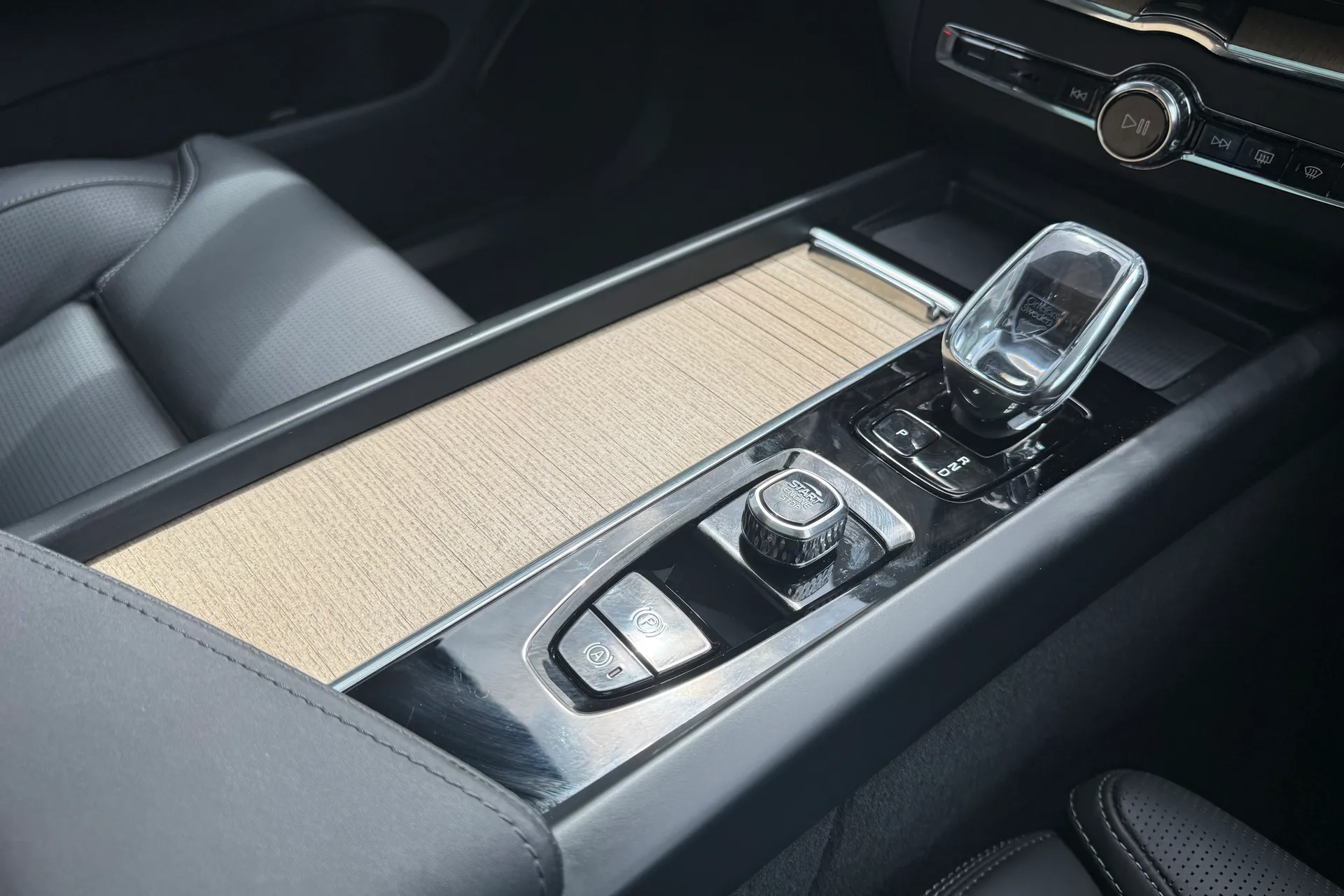 Volvo XC60 thumbnail image number 44
