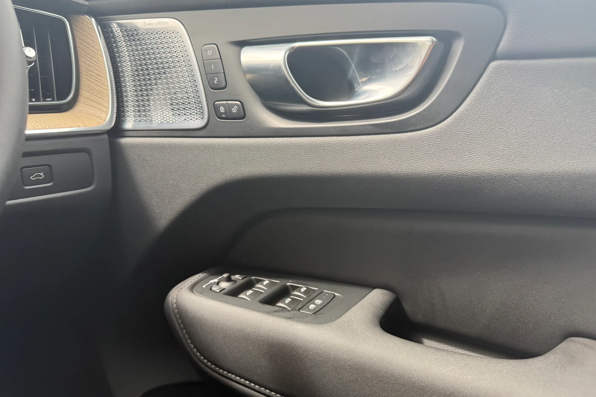 Volvo XC60 thumbnail image number 42