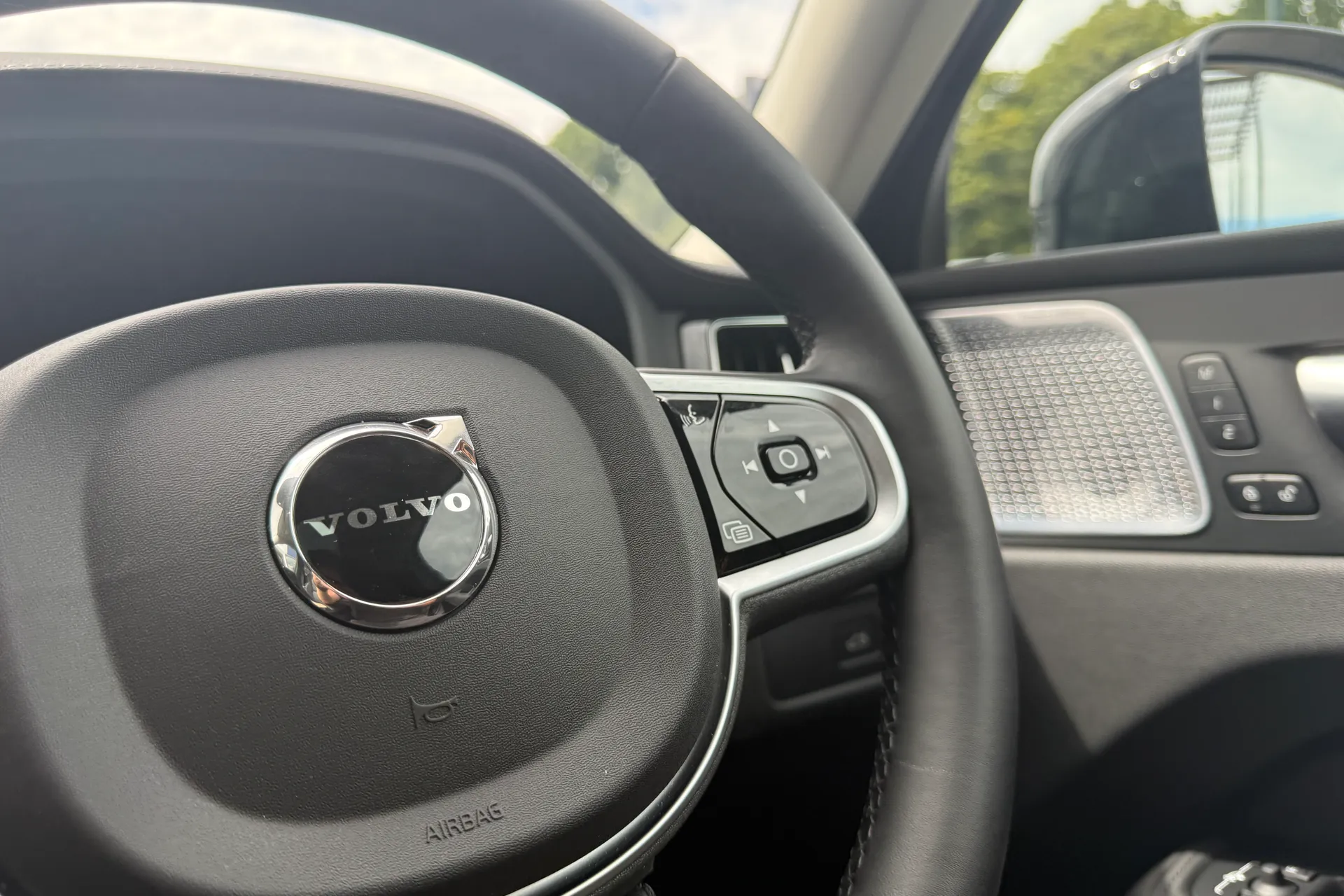 Volvo XC60 thumbnail image number 37