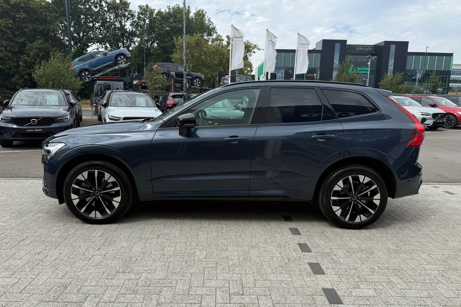 Volvo XC60 thumbnail image number 12