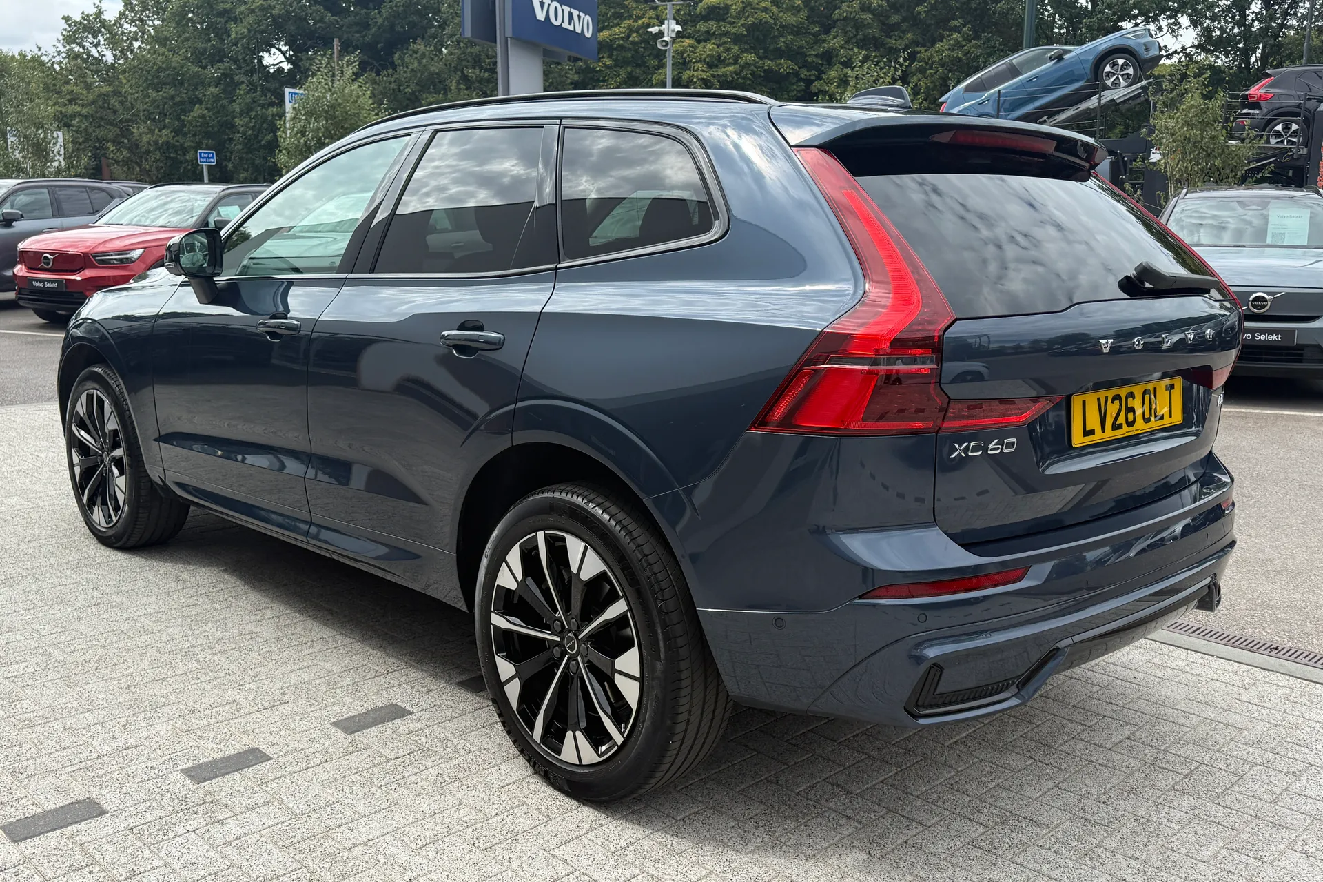 Volvo XC60 thumbnail image number 11