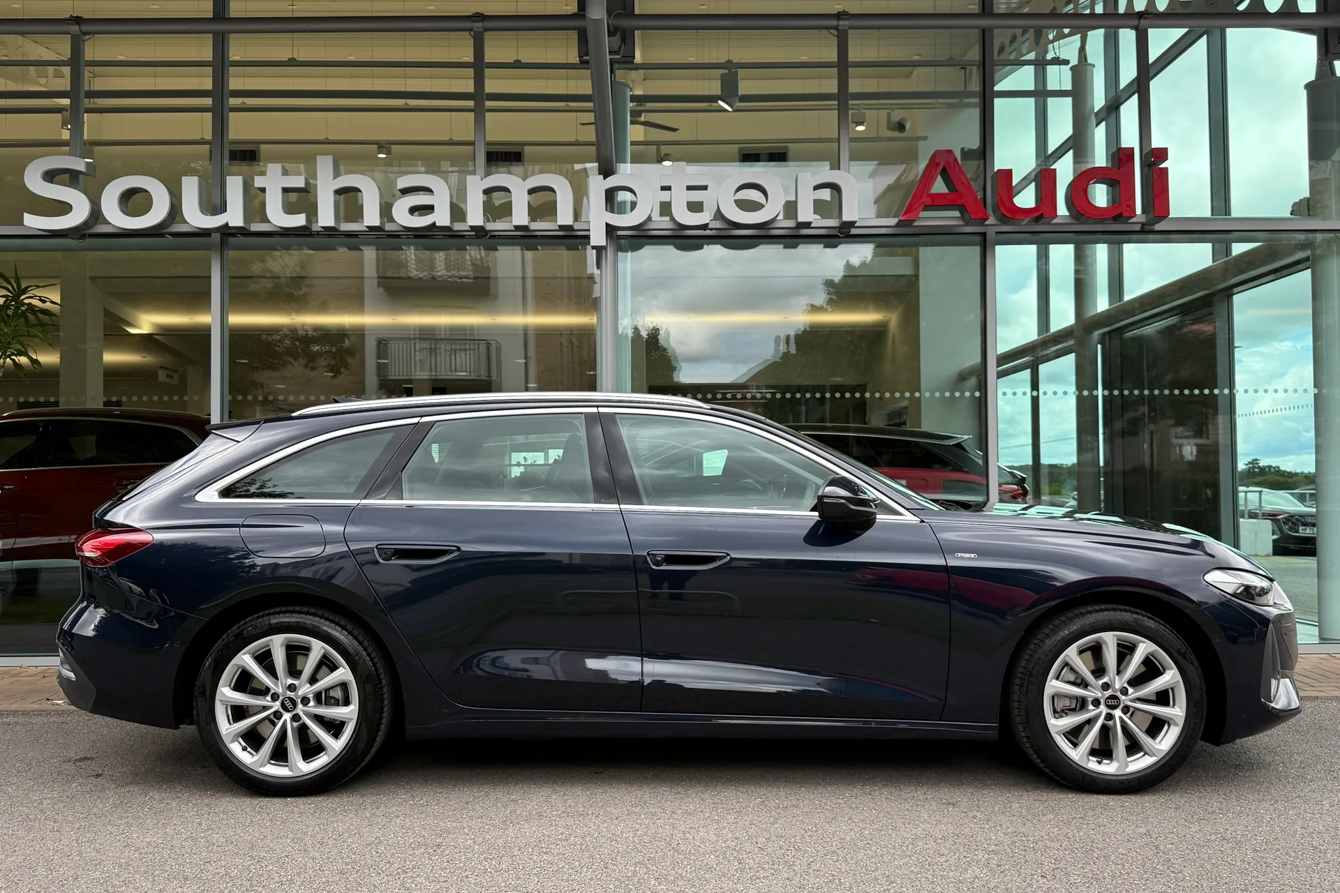 Audi A5 thumbnail image number 2
