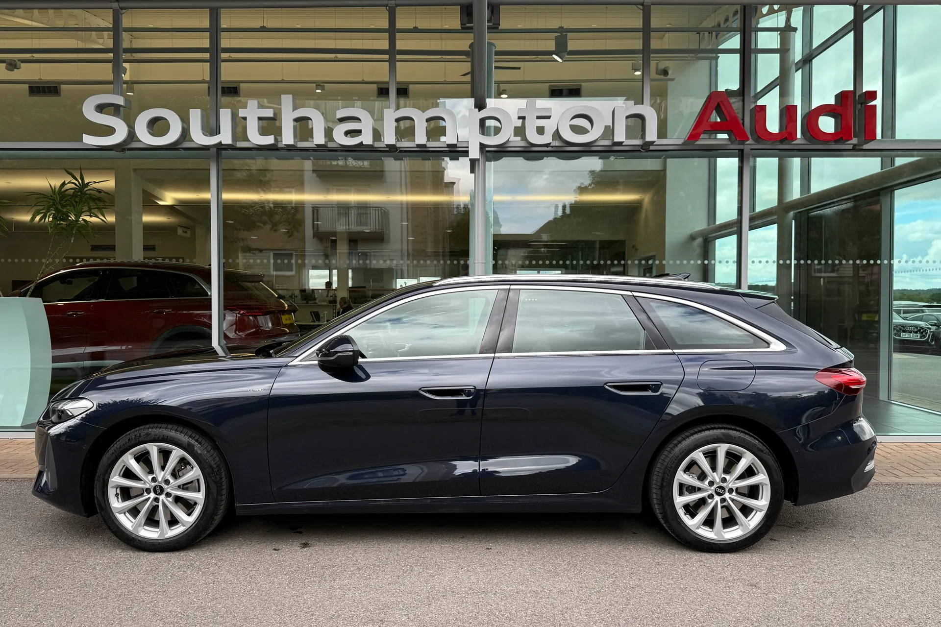 Audi A5 thumbnail image number 41