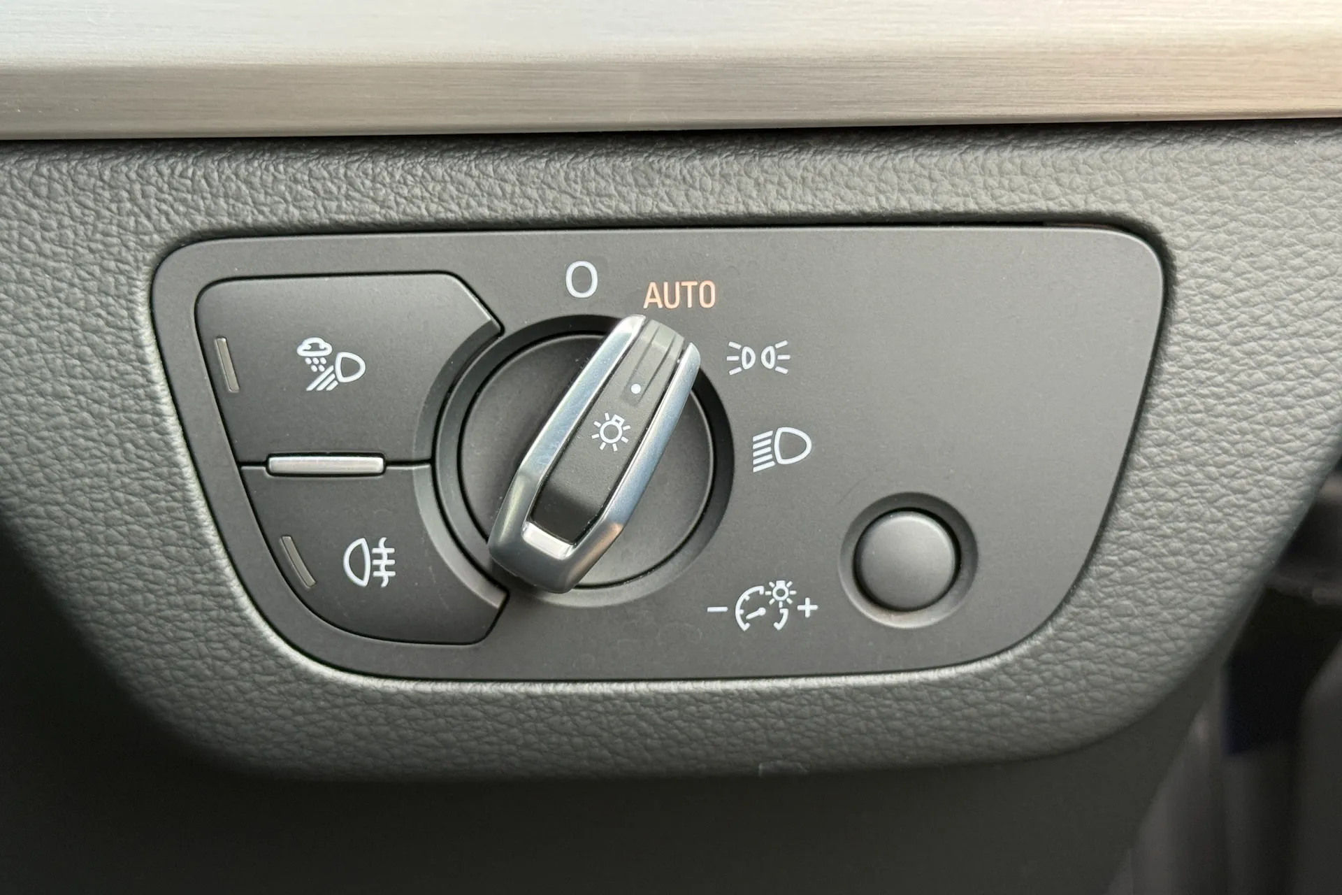 Audi Q5 thumbnail image number 24