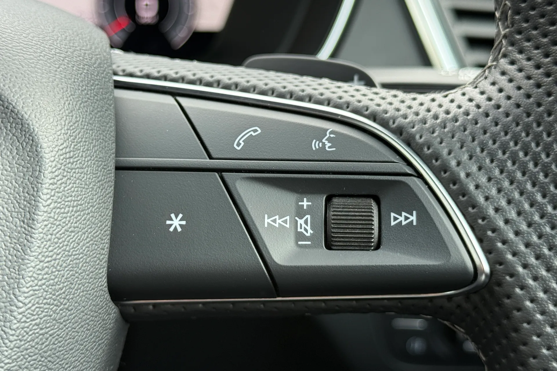 Audi Q5 thumbnail image number 23