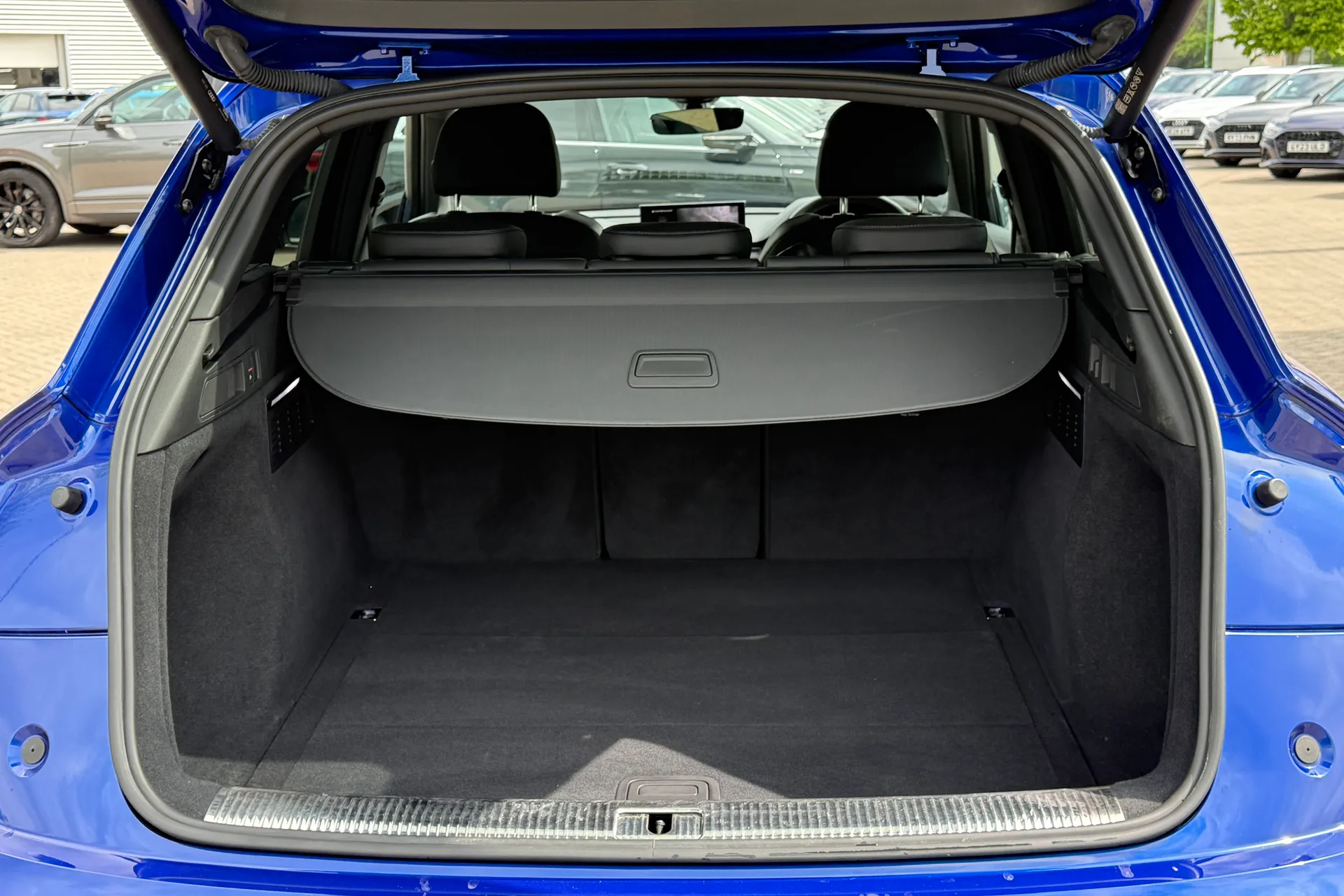 Audi Q5 thumbnail image number 36