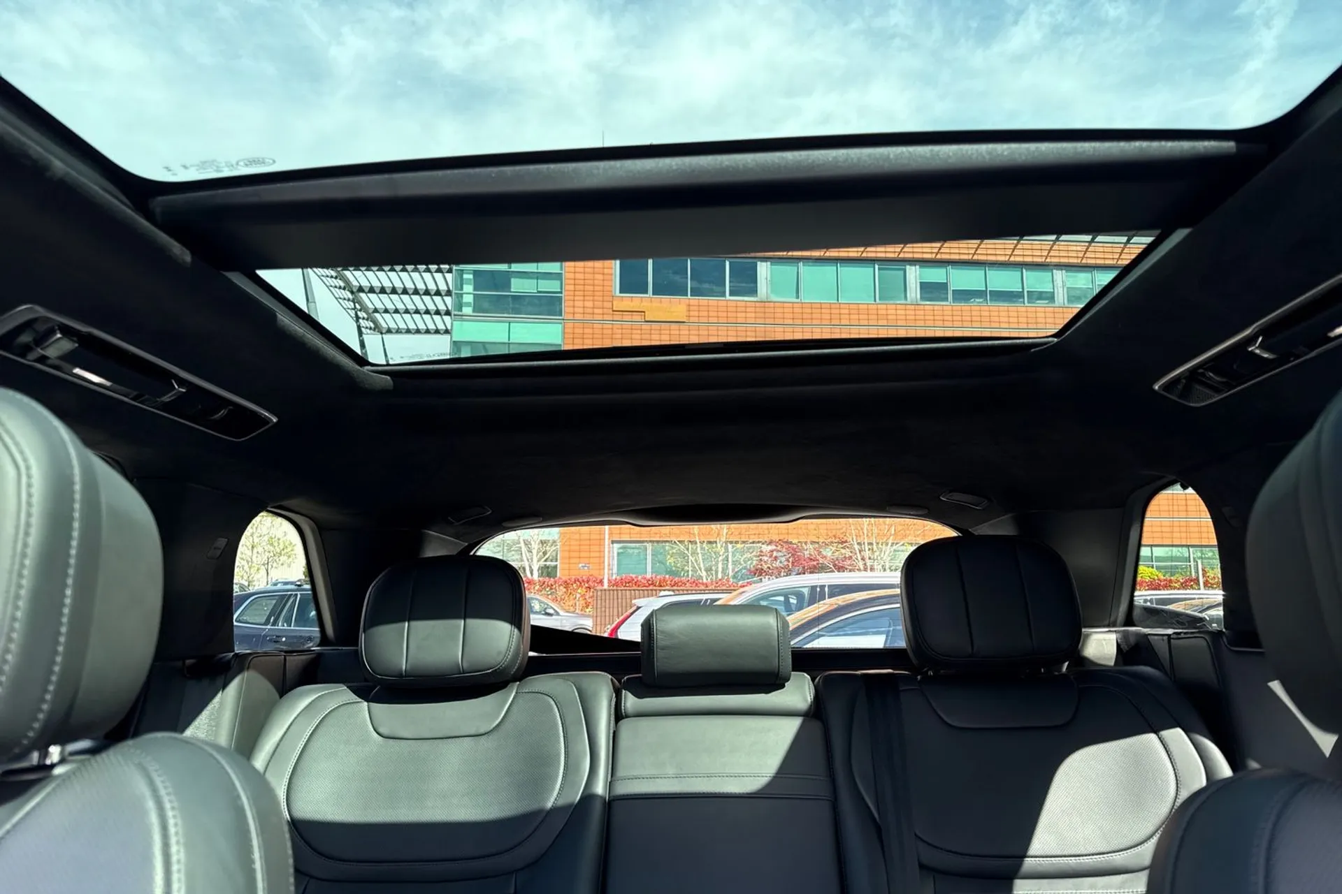 LAND ROVER RANGE ROVER SPORT thumbnail image number 4