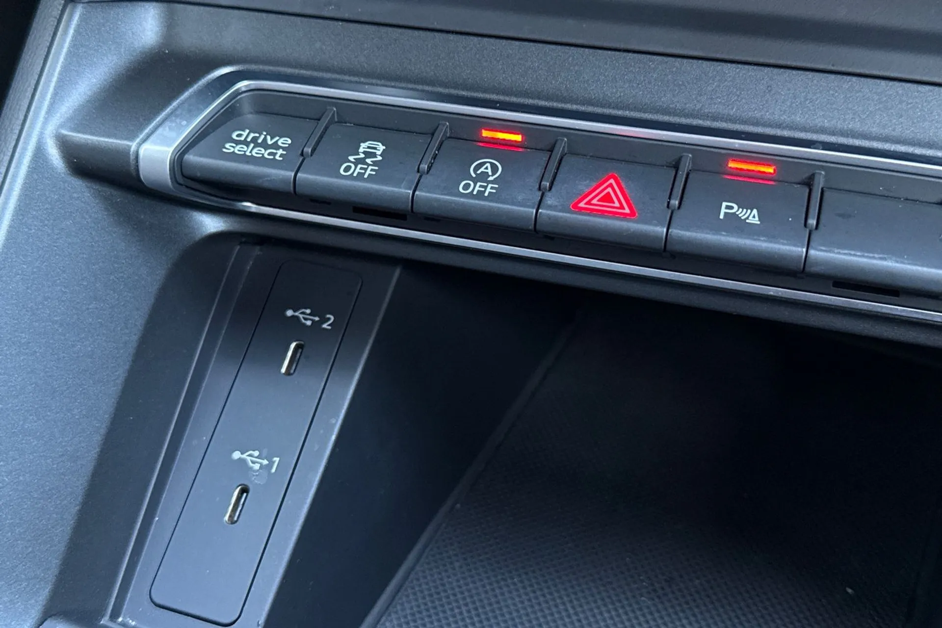 Audi Q3 thumbnail image number 26