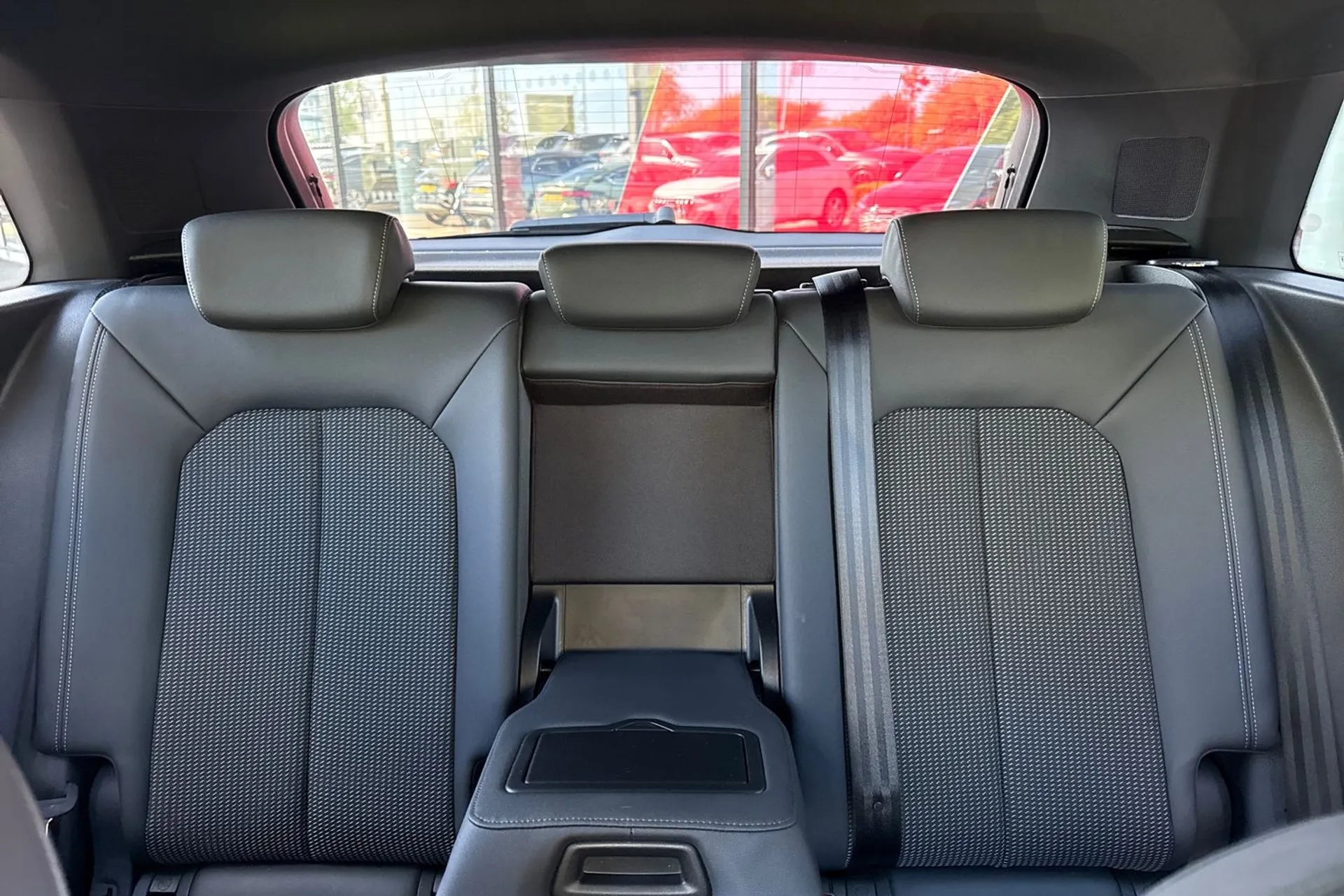 Audi Q3 thumbnail image number 46