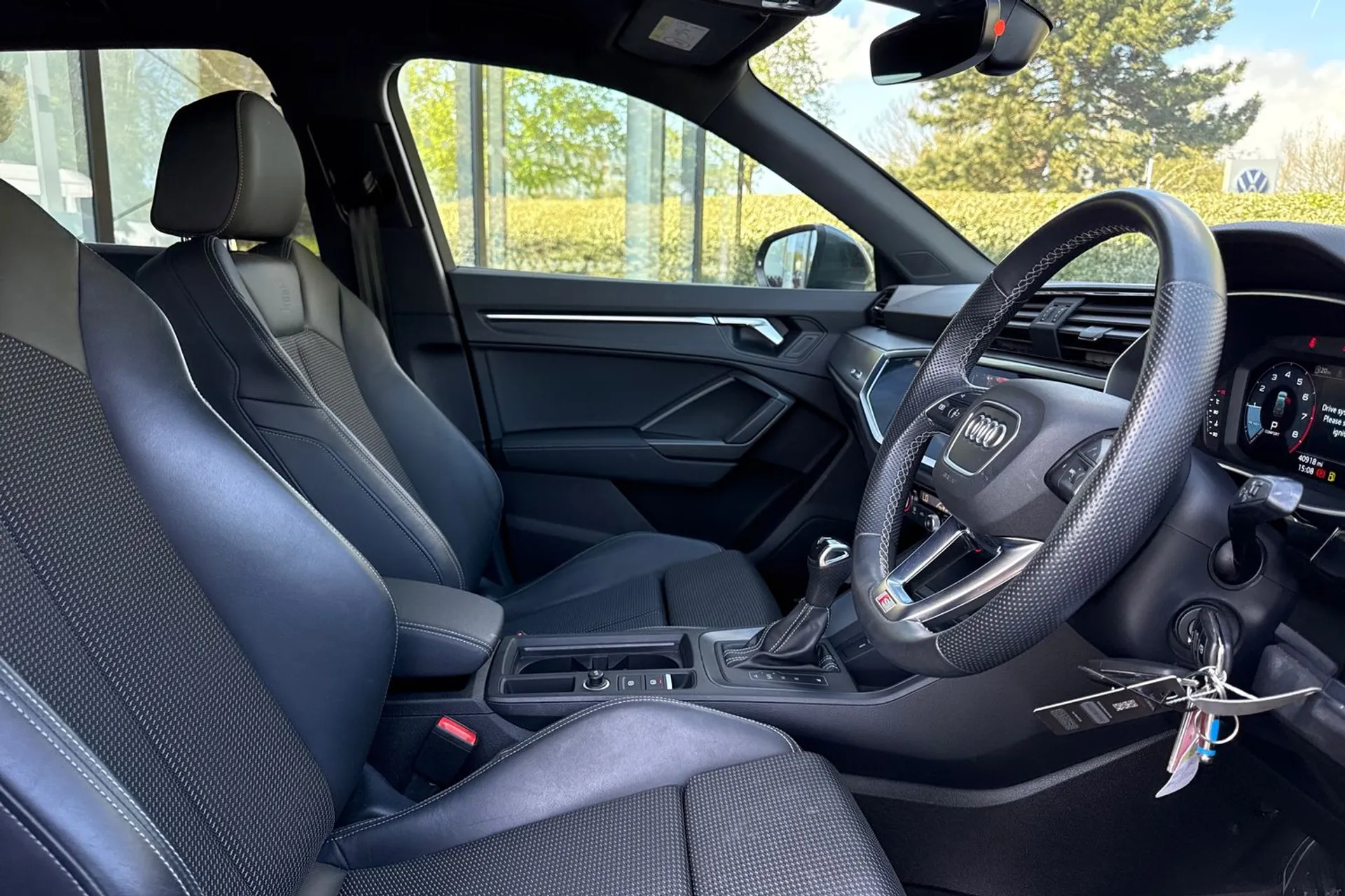 Audi Q3 thumbnail image number 40