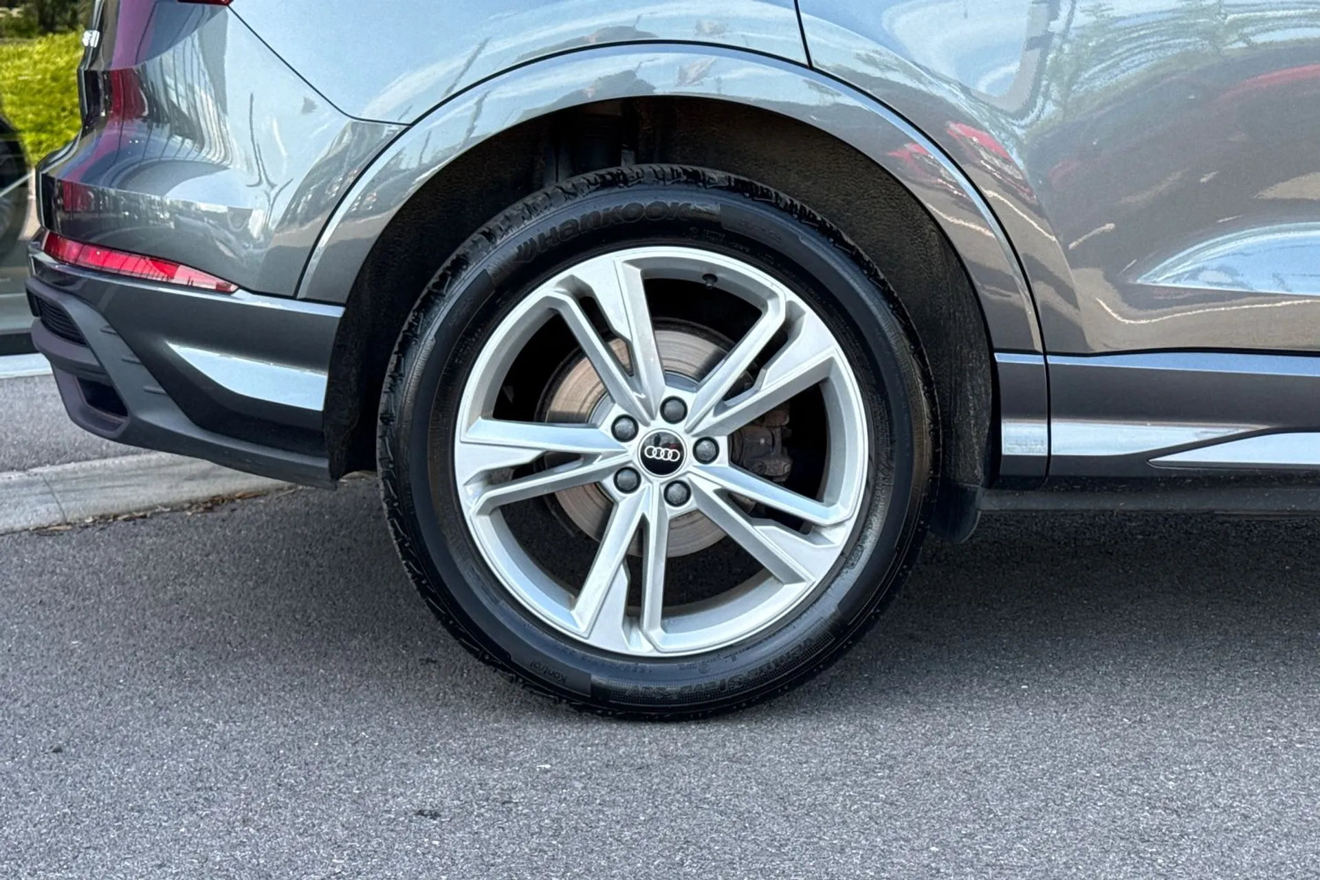 Audi Q3 thumbnail image number 21