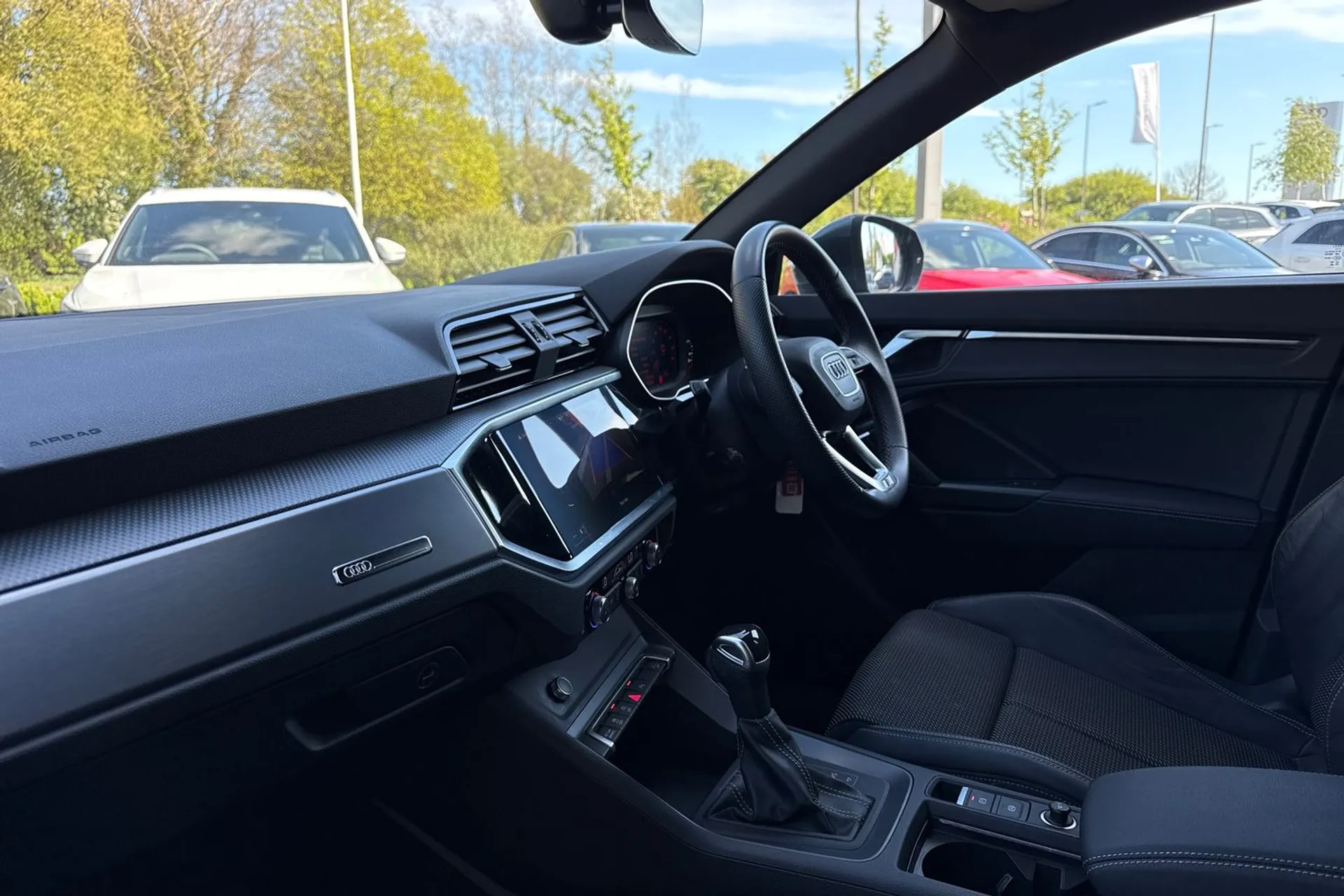 Audi Q3 thumbnail image number 42