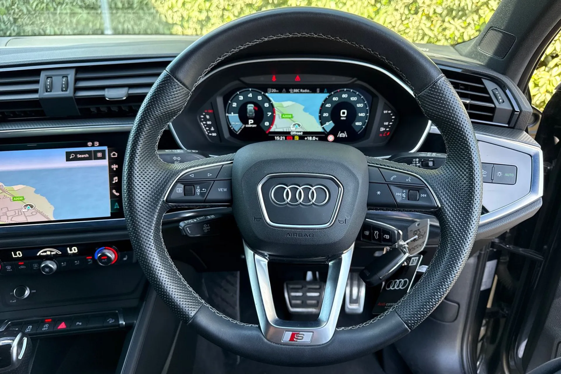 Audi Q3 thumbnail image number 10