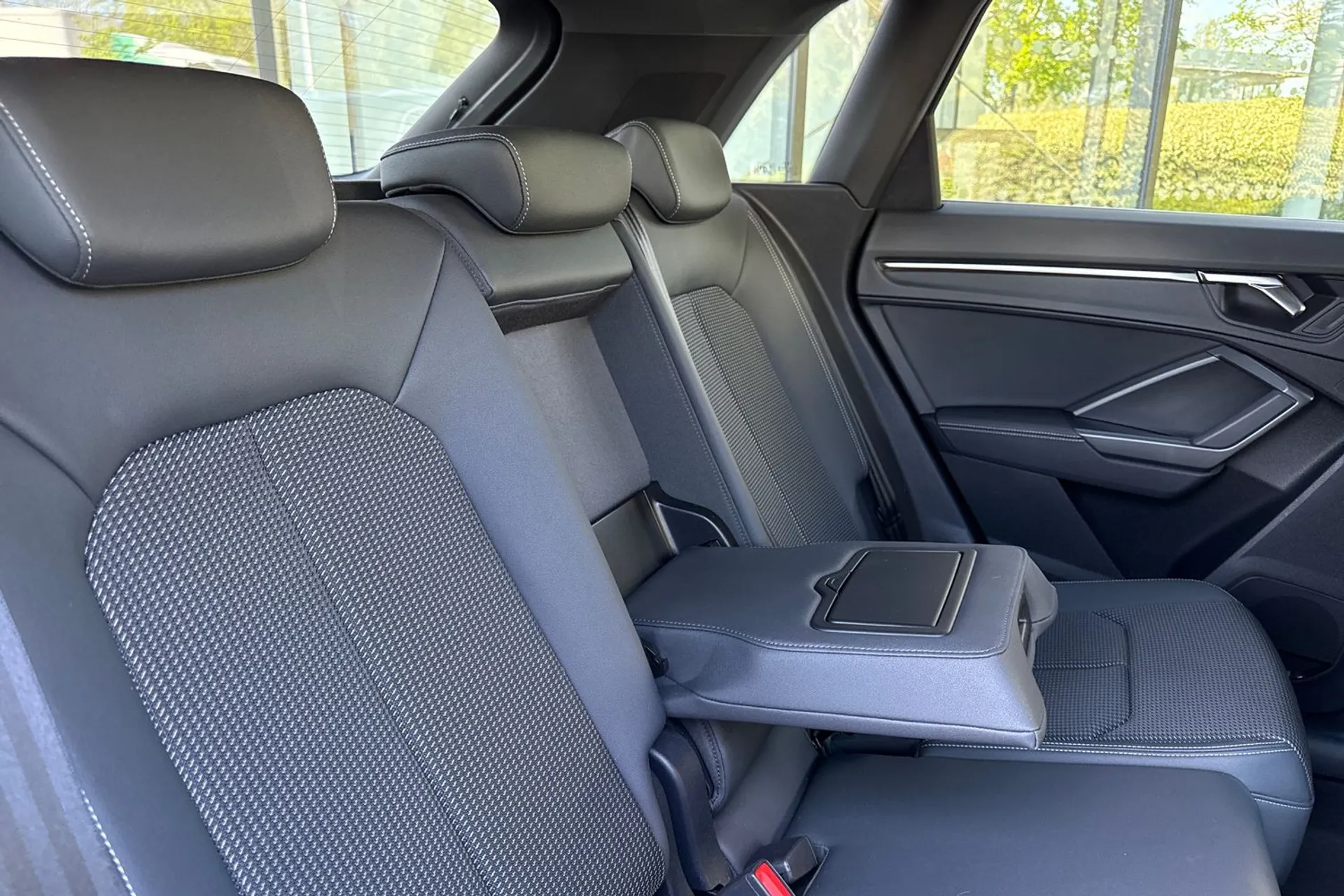 Audi Q3 thumbnail image number 33