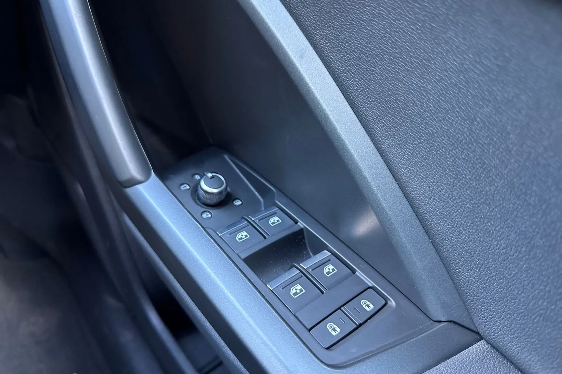 Audi Q3 thumbnail image number 41
