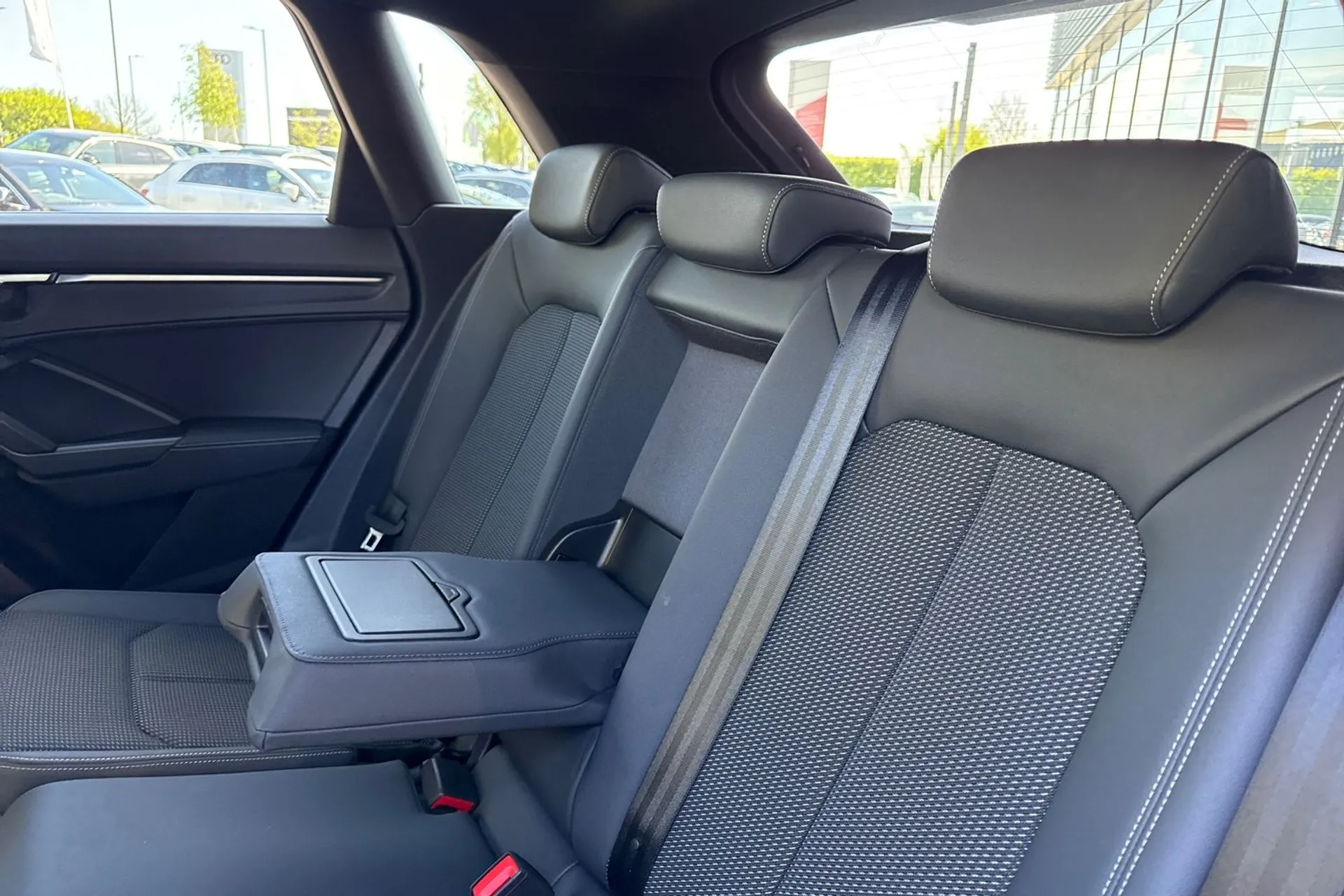 Audi Q3 thumbnail image number 45