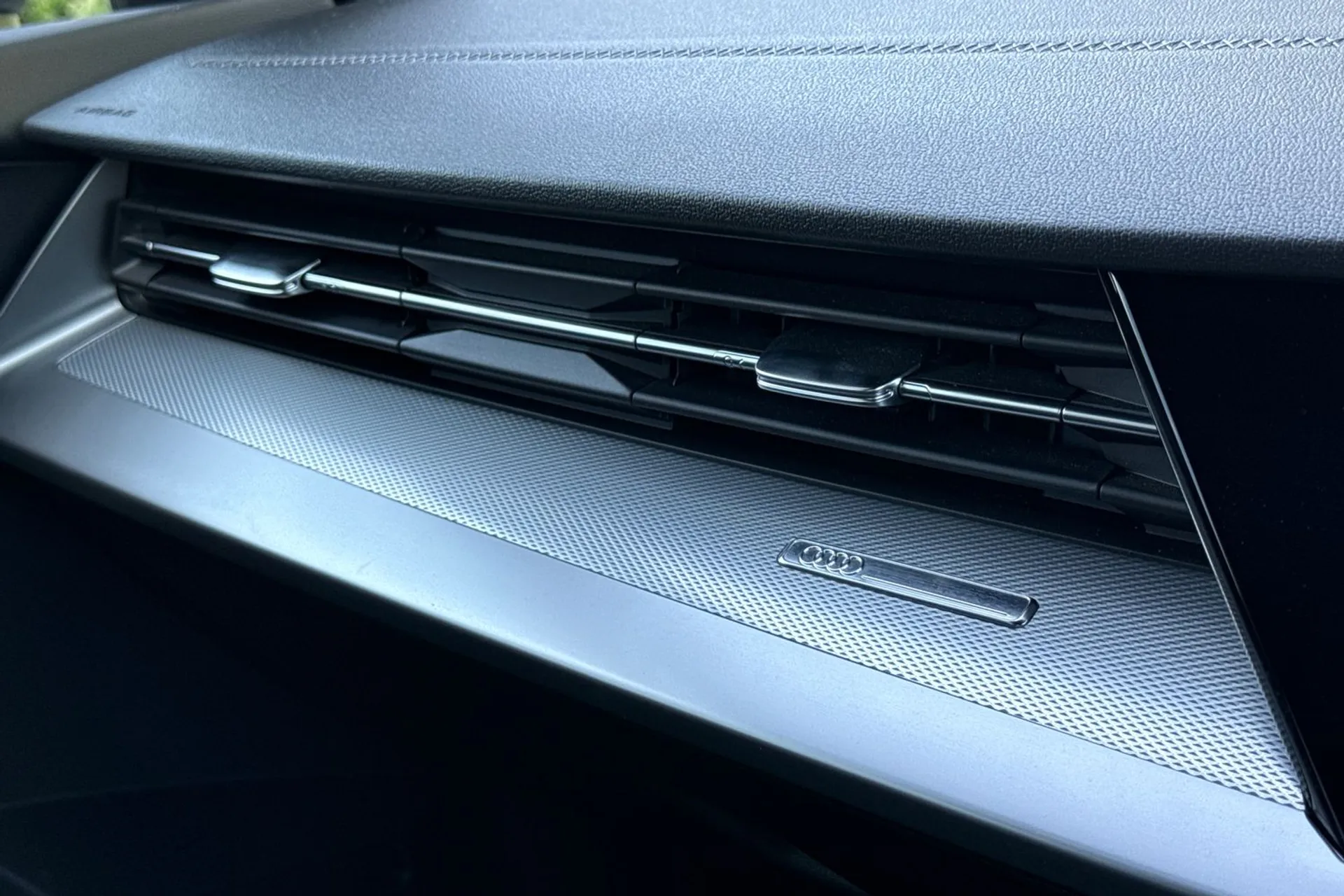 Audi A3 thumbnail image number 31