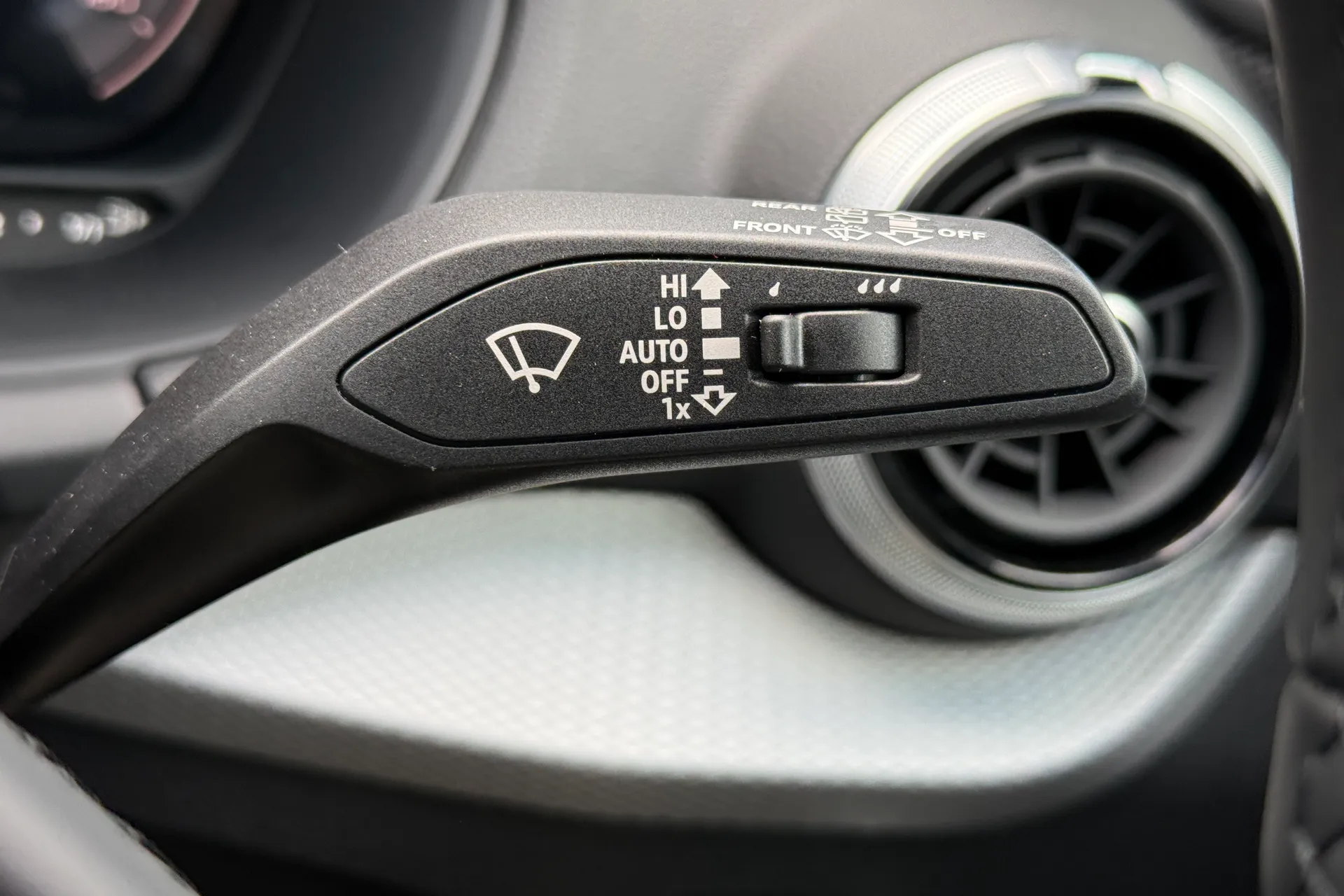 Audi Q2 thumbnail image number 20