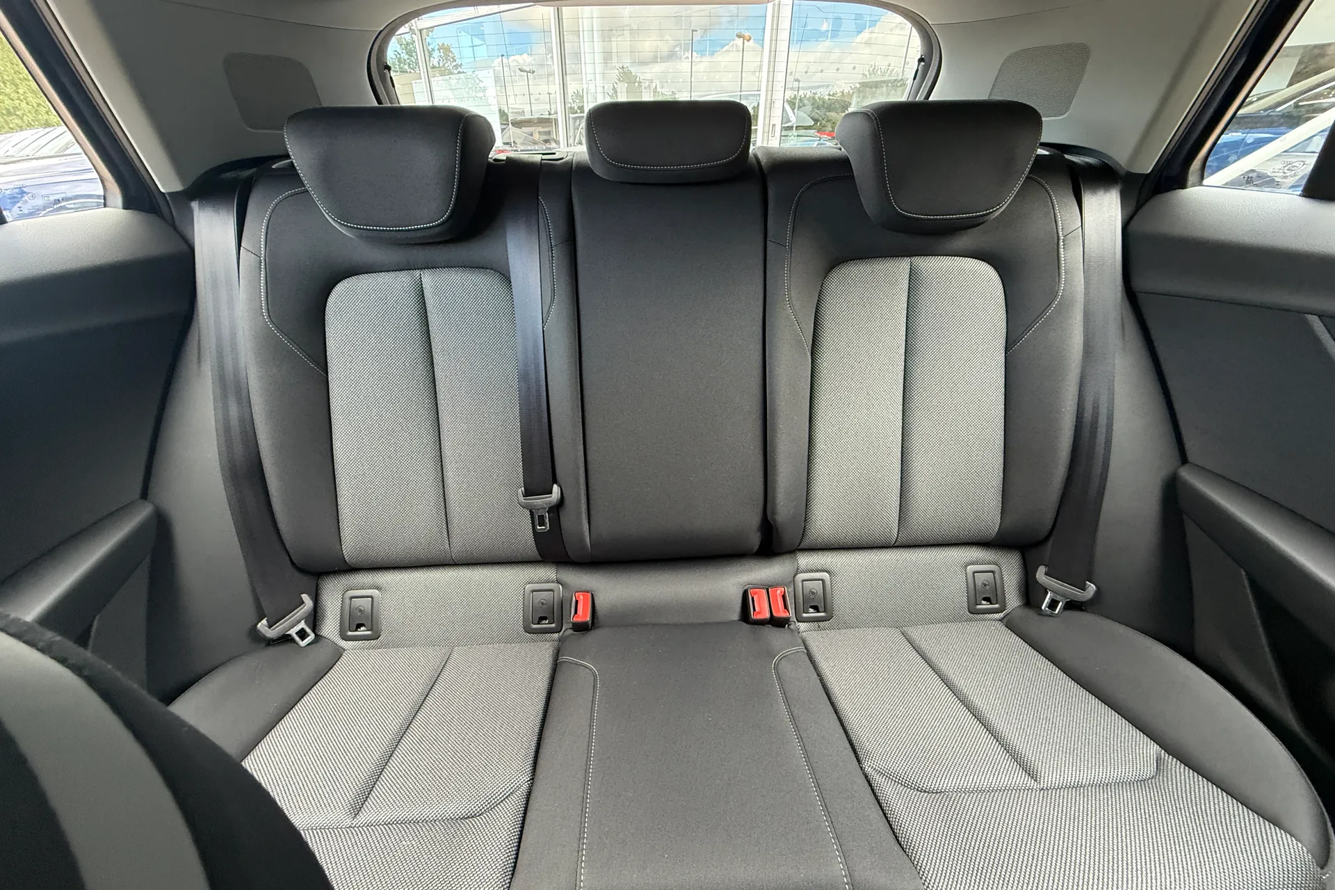 Audi Q2 thumbnail image number 24