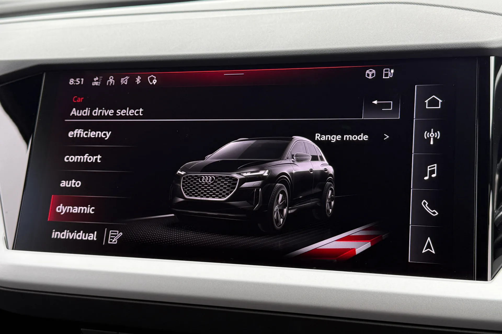 Audi Q4 thumbnail image number 10