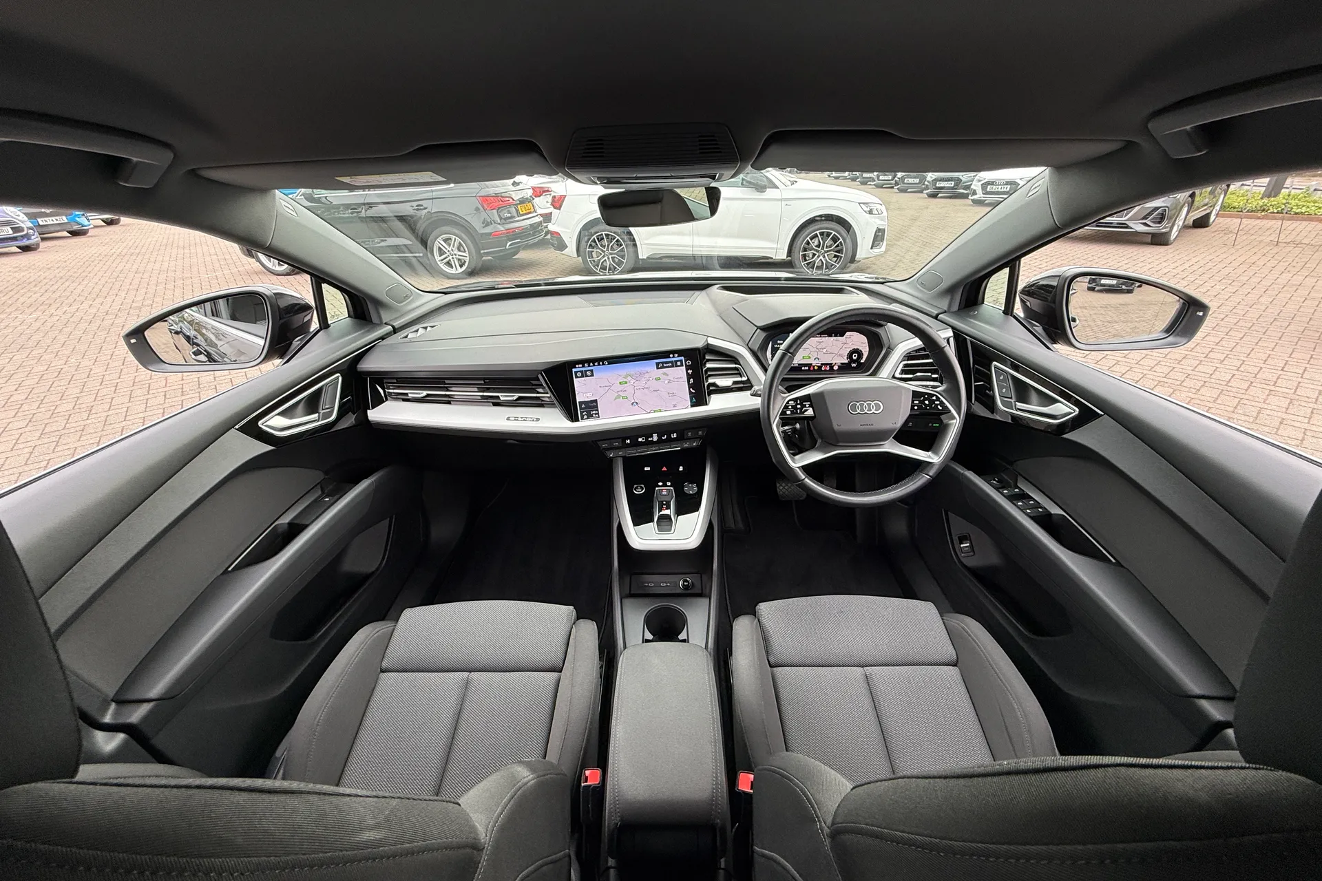 Audi Q4 thumbnail image number 3