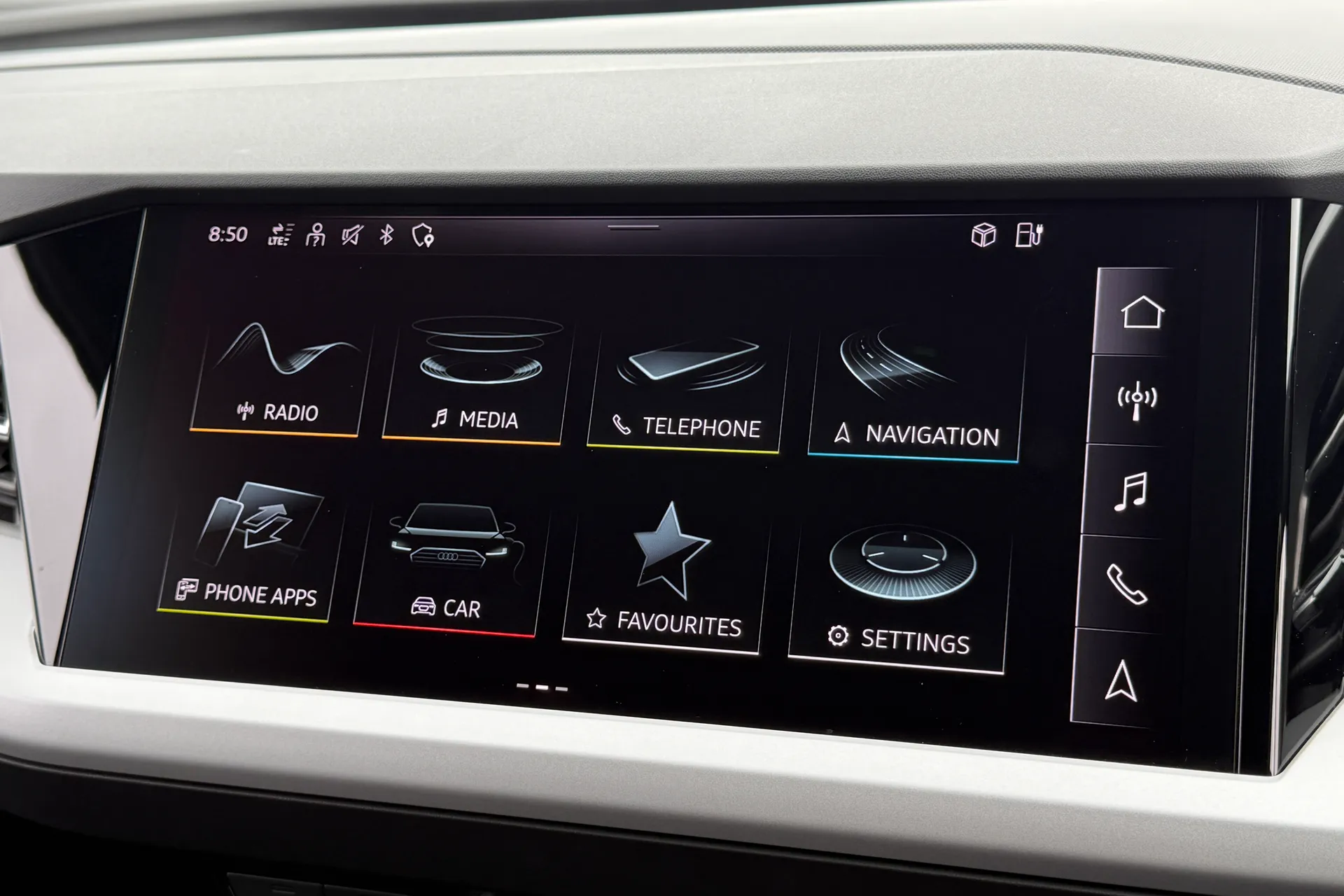 Audi Q4 thumbnail image number 14
