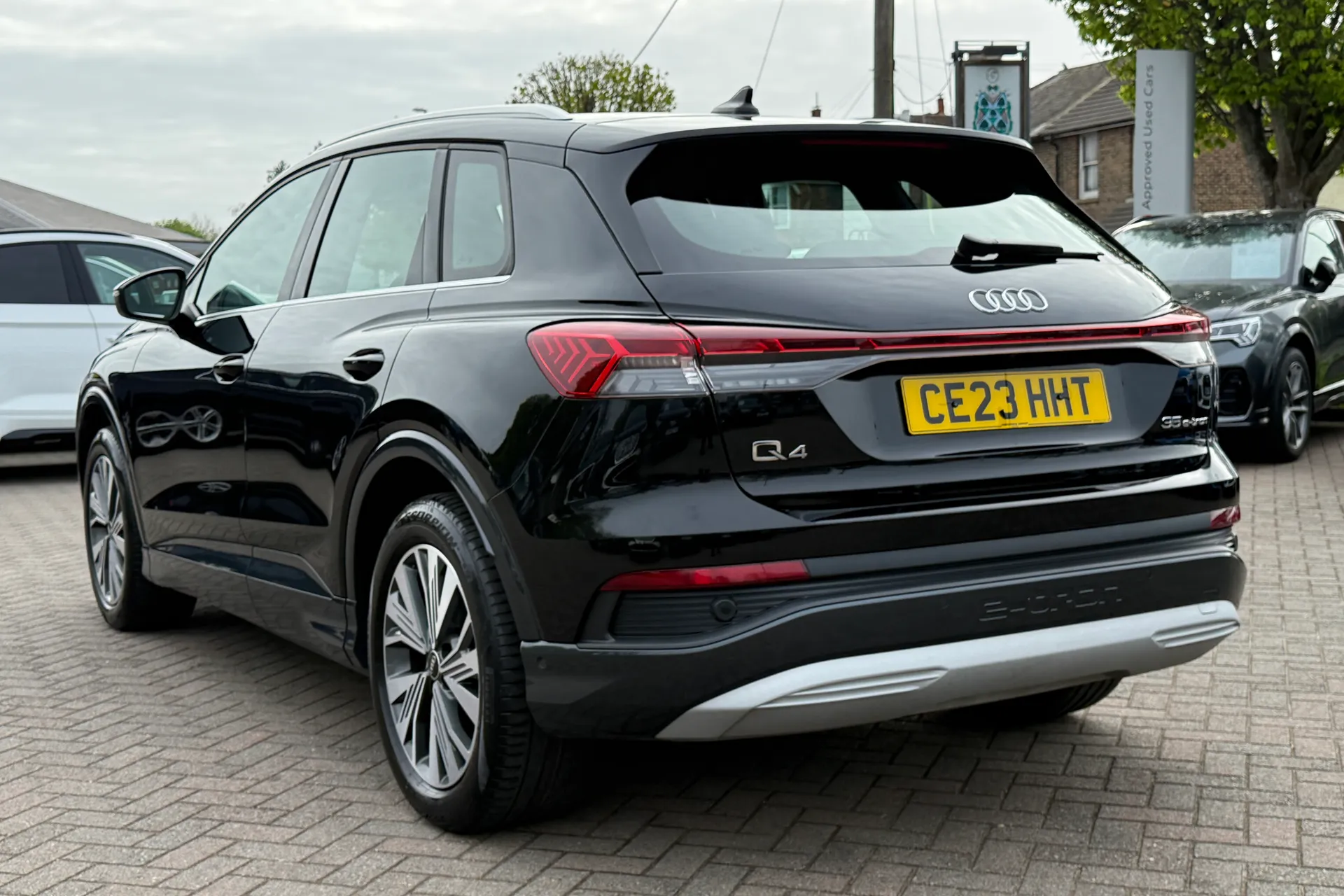 Audi Q4 thumbnail image number 35