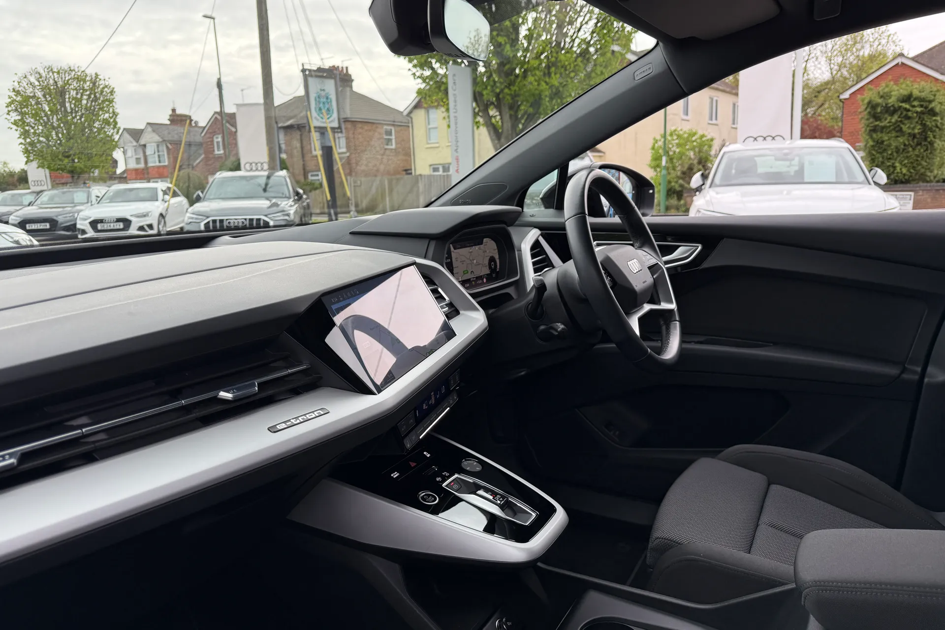 Audi Q4 thumbnail image number 30