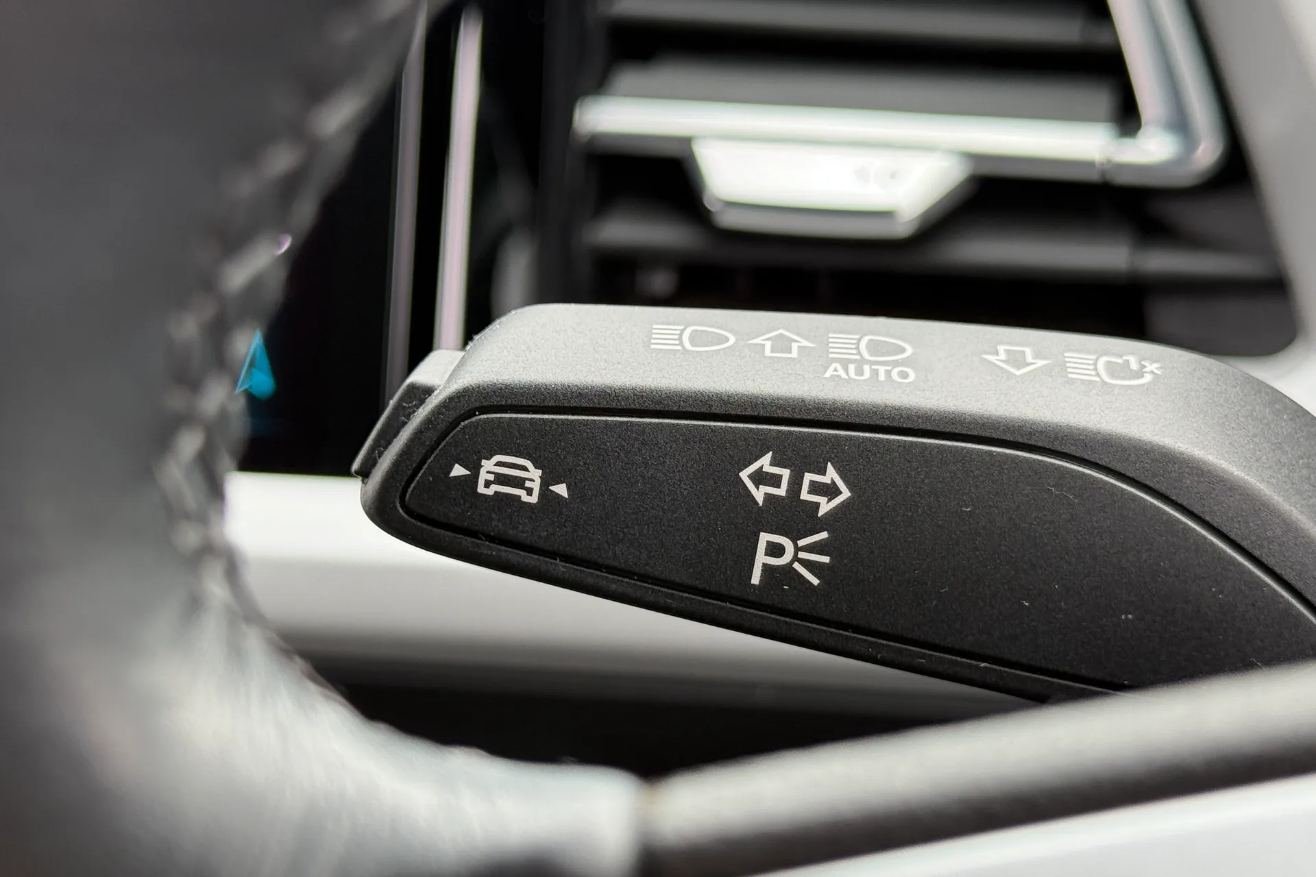 Audi Q4 thumbnail image number 19
