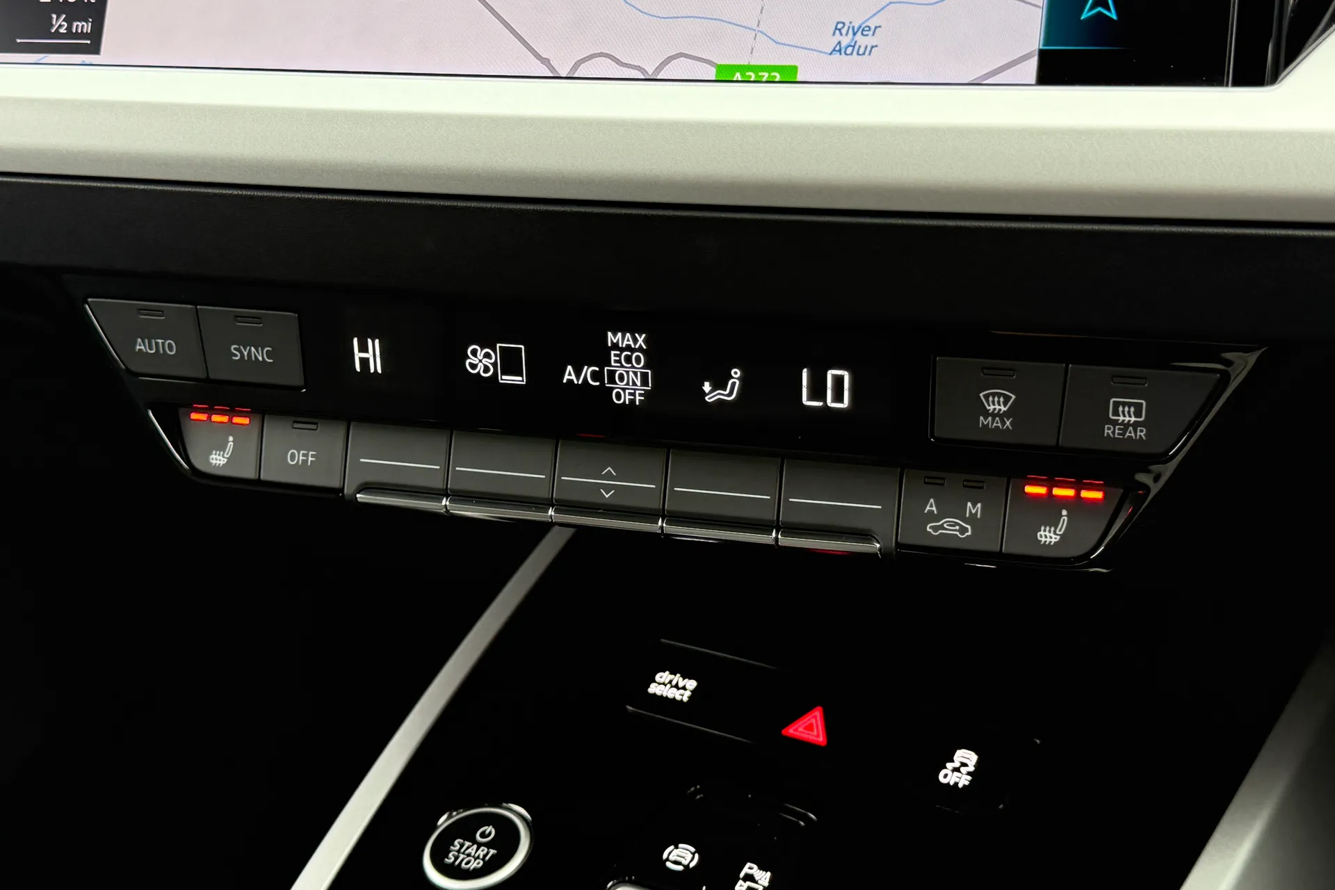 Audi Q4 thumbnail image number 16