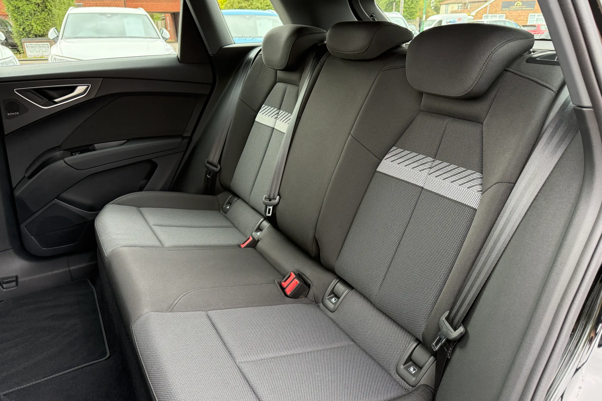 Audi Q4 thumbnail image number 45