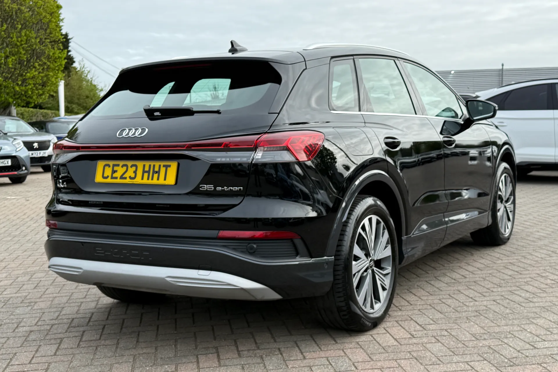Audi Q4 thumbnail image number 33