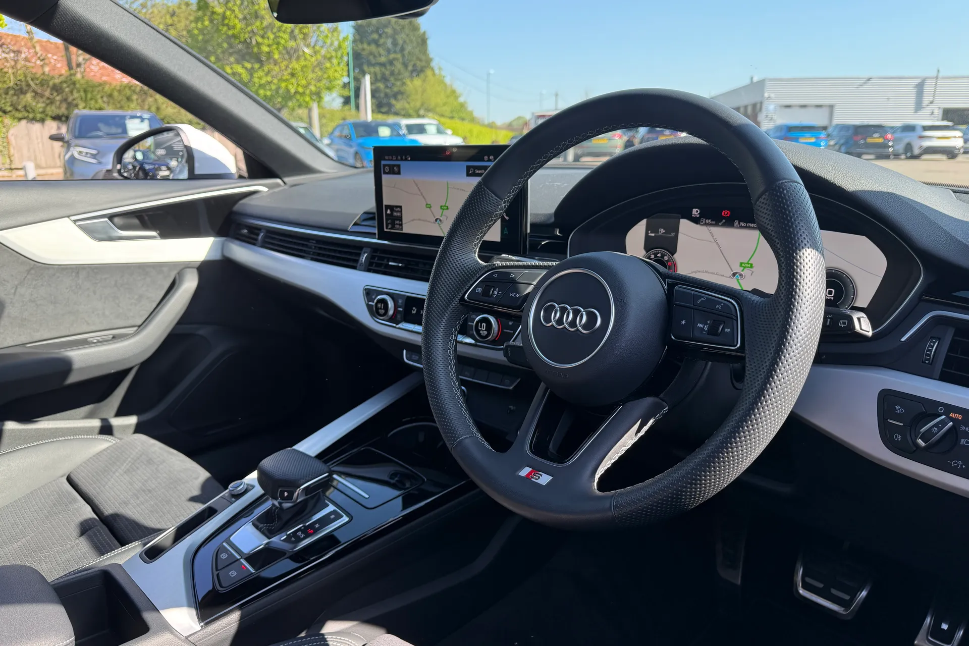 Audi A4 thumbnail image number 28