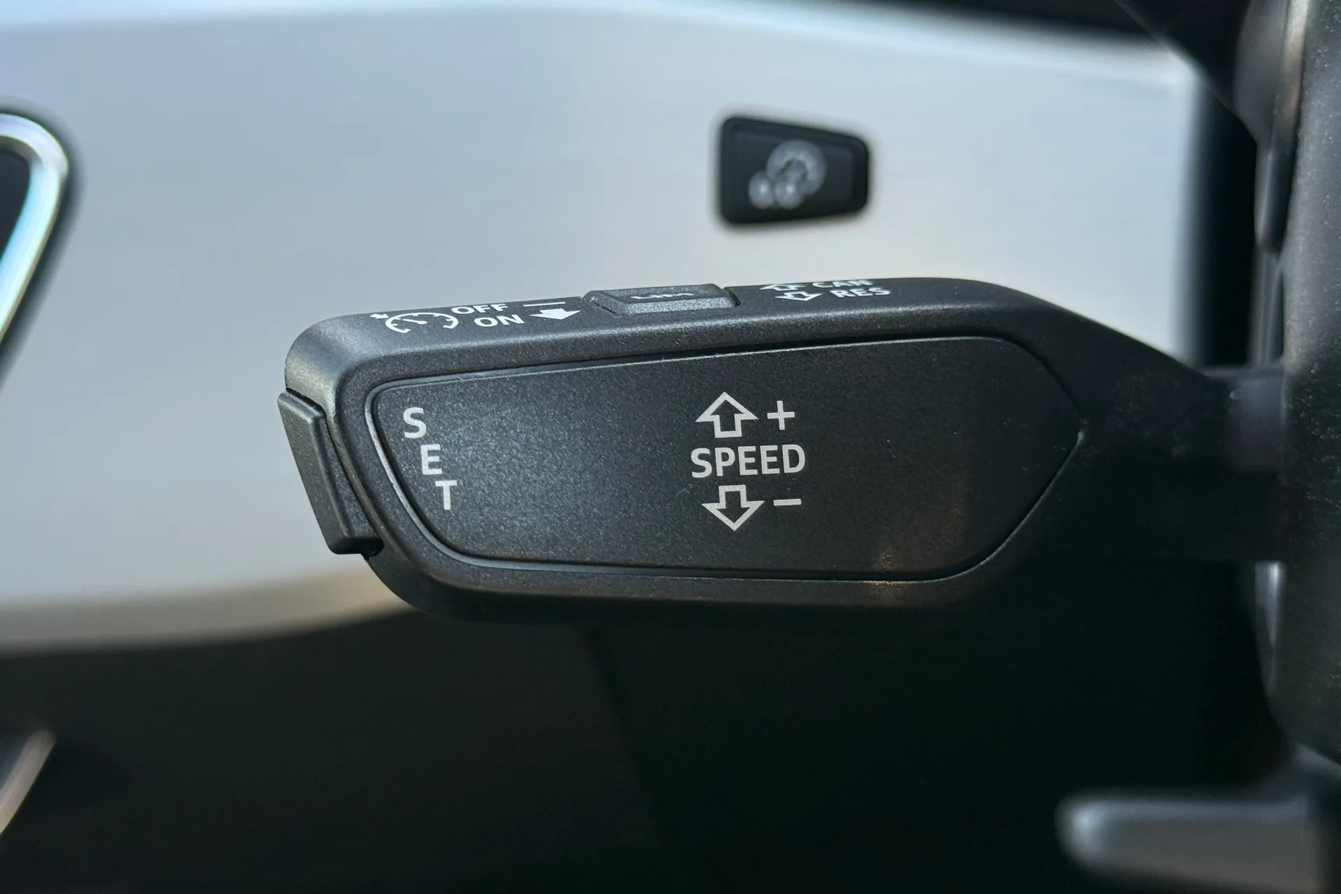 Audi A4 thumbnail image number 17