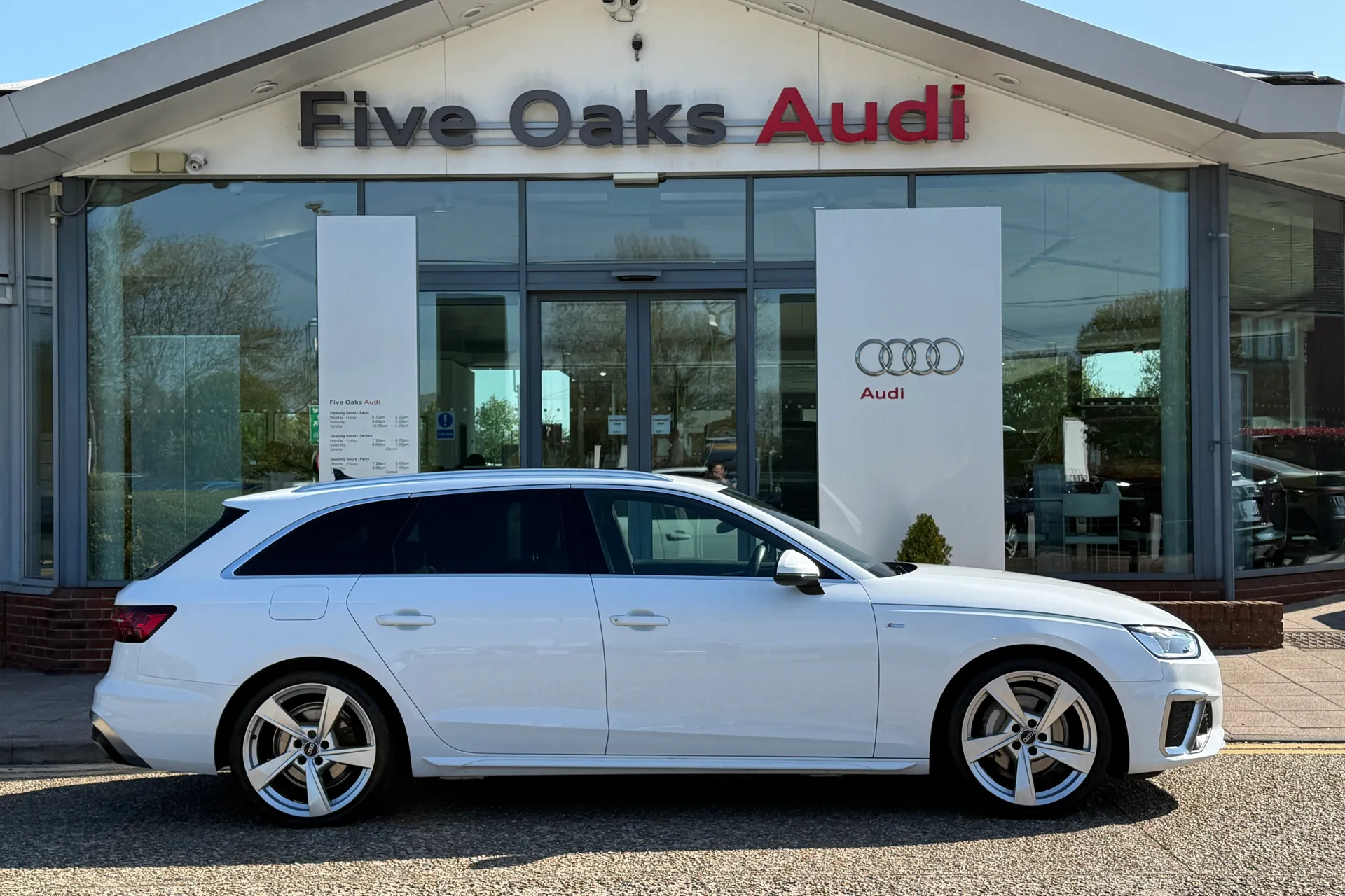 Audi A4 thumbnail image number 2