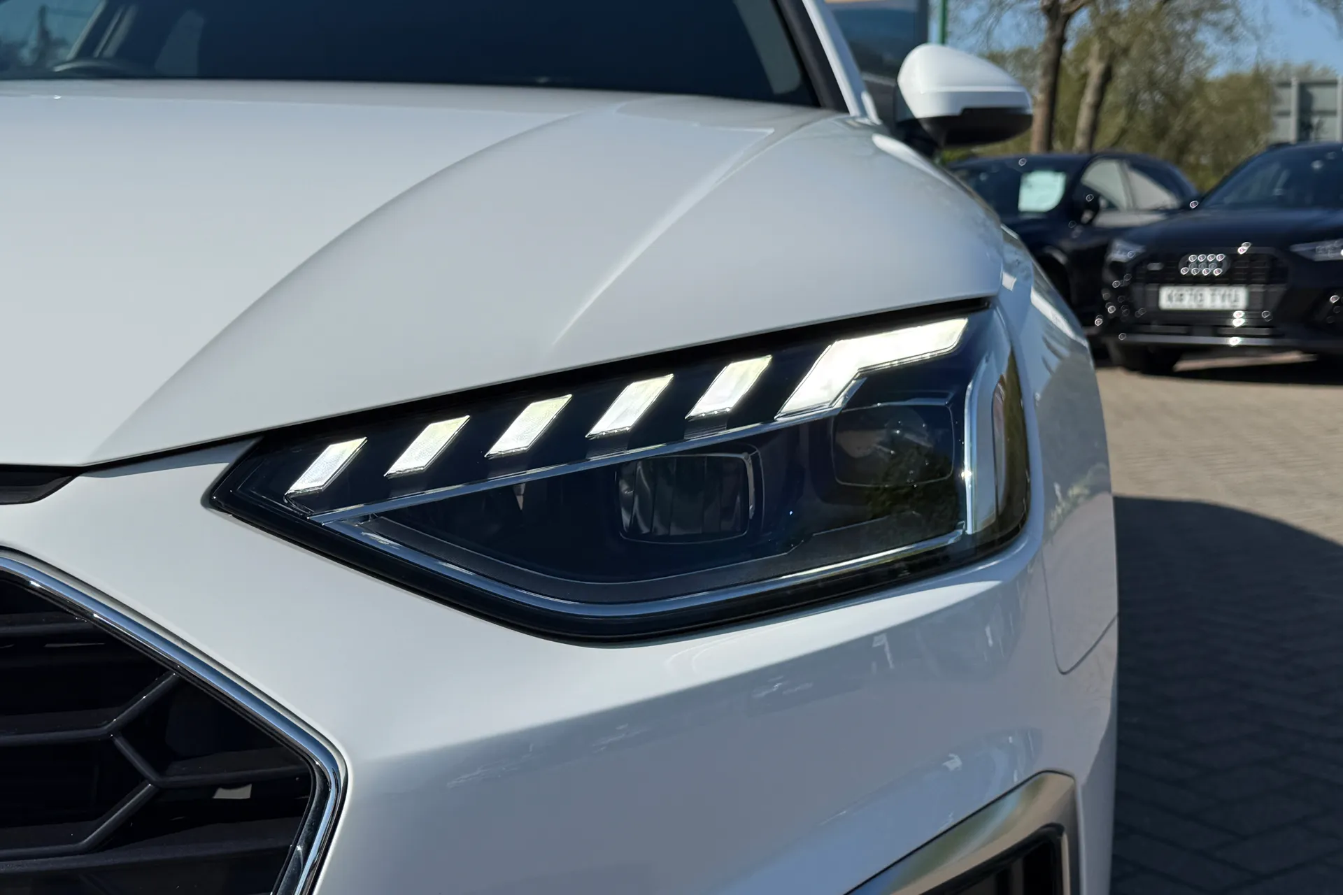 Audi A4 thumbnail image number 54