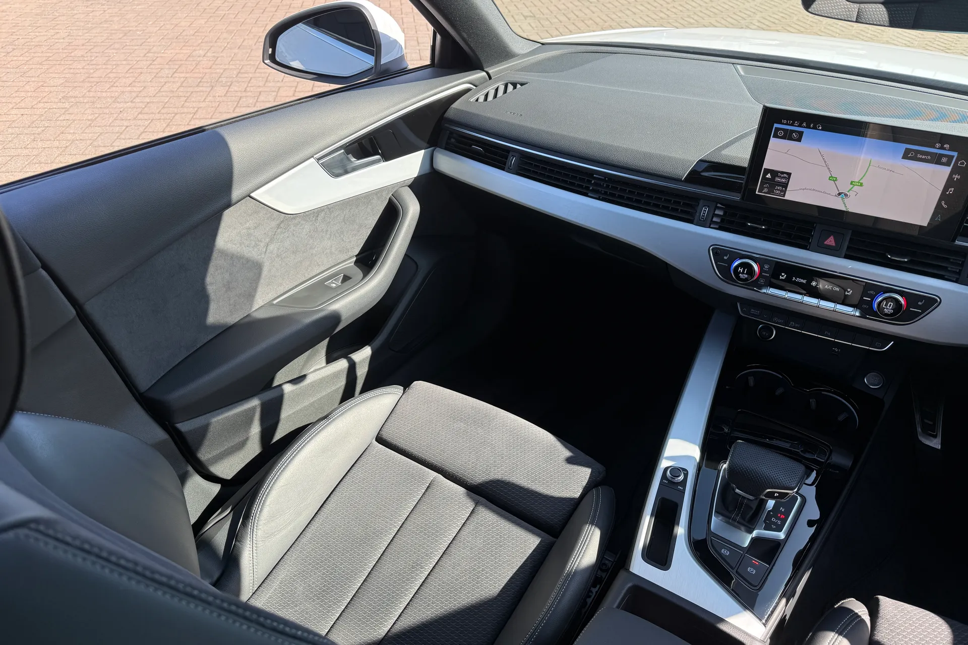Audi A4 thumbnail image number 39